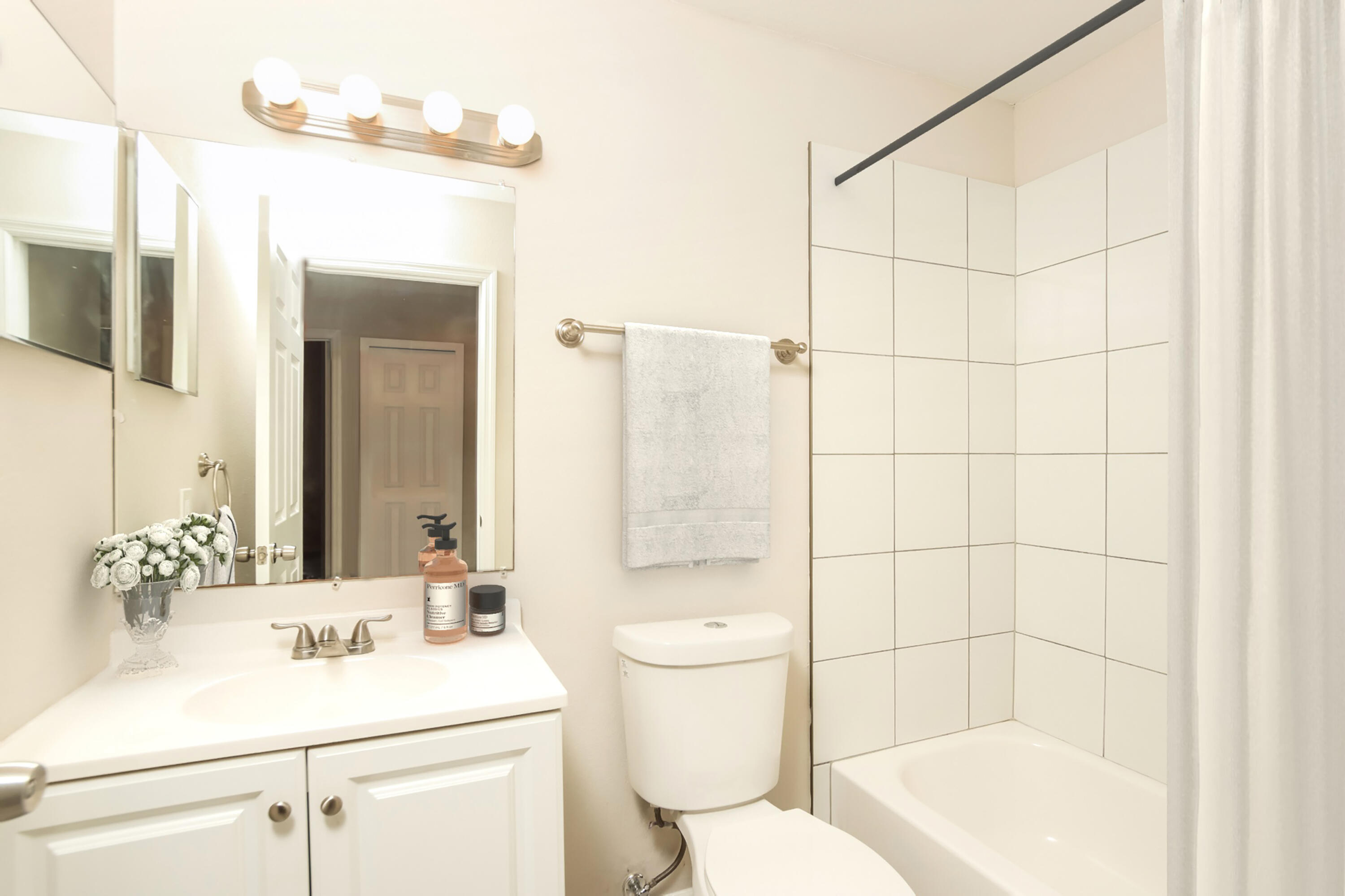 1096 Newbern Street NE