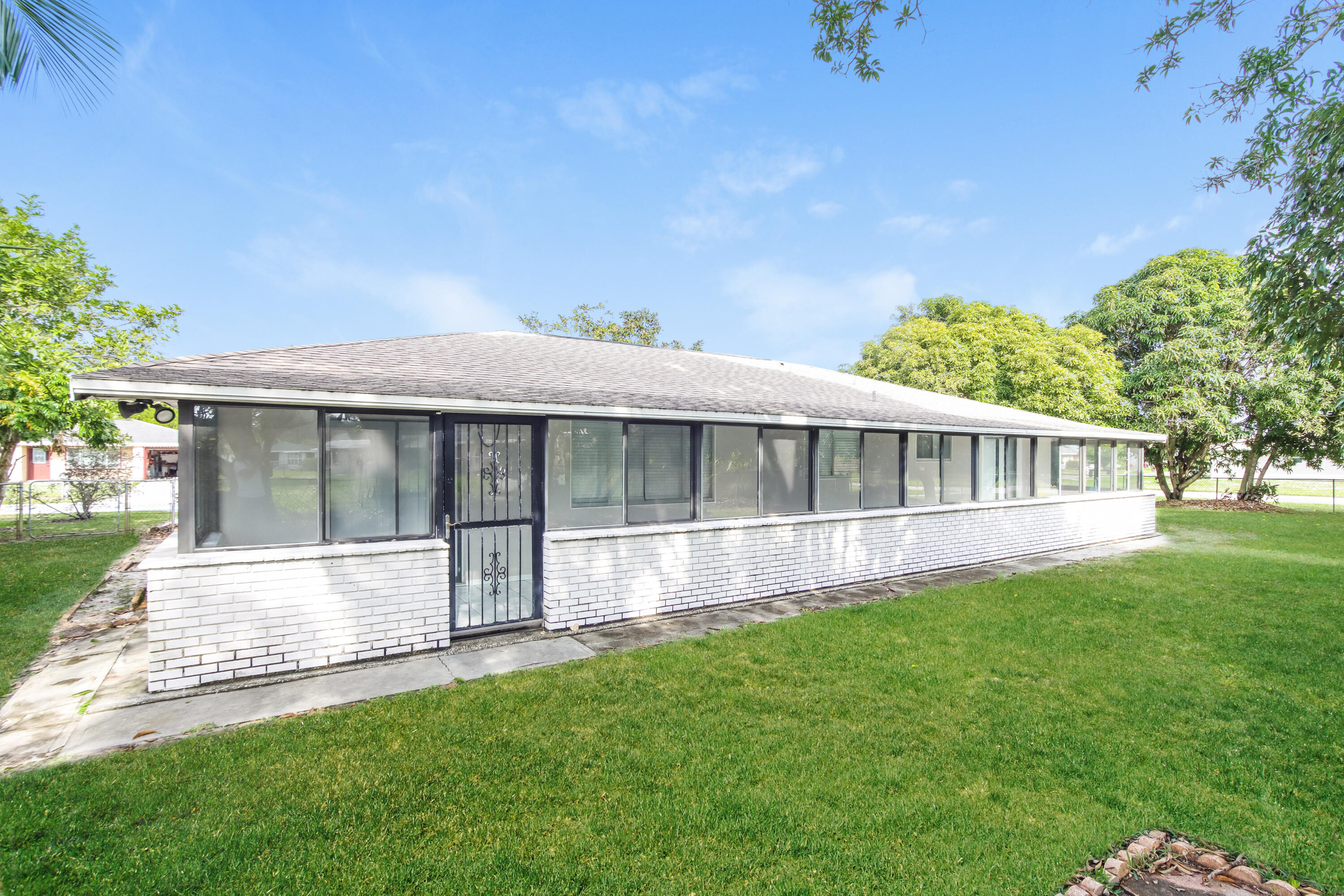 1096 Newbern Street NE