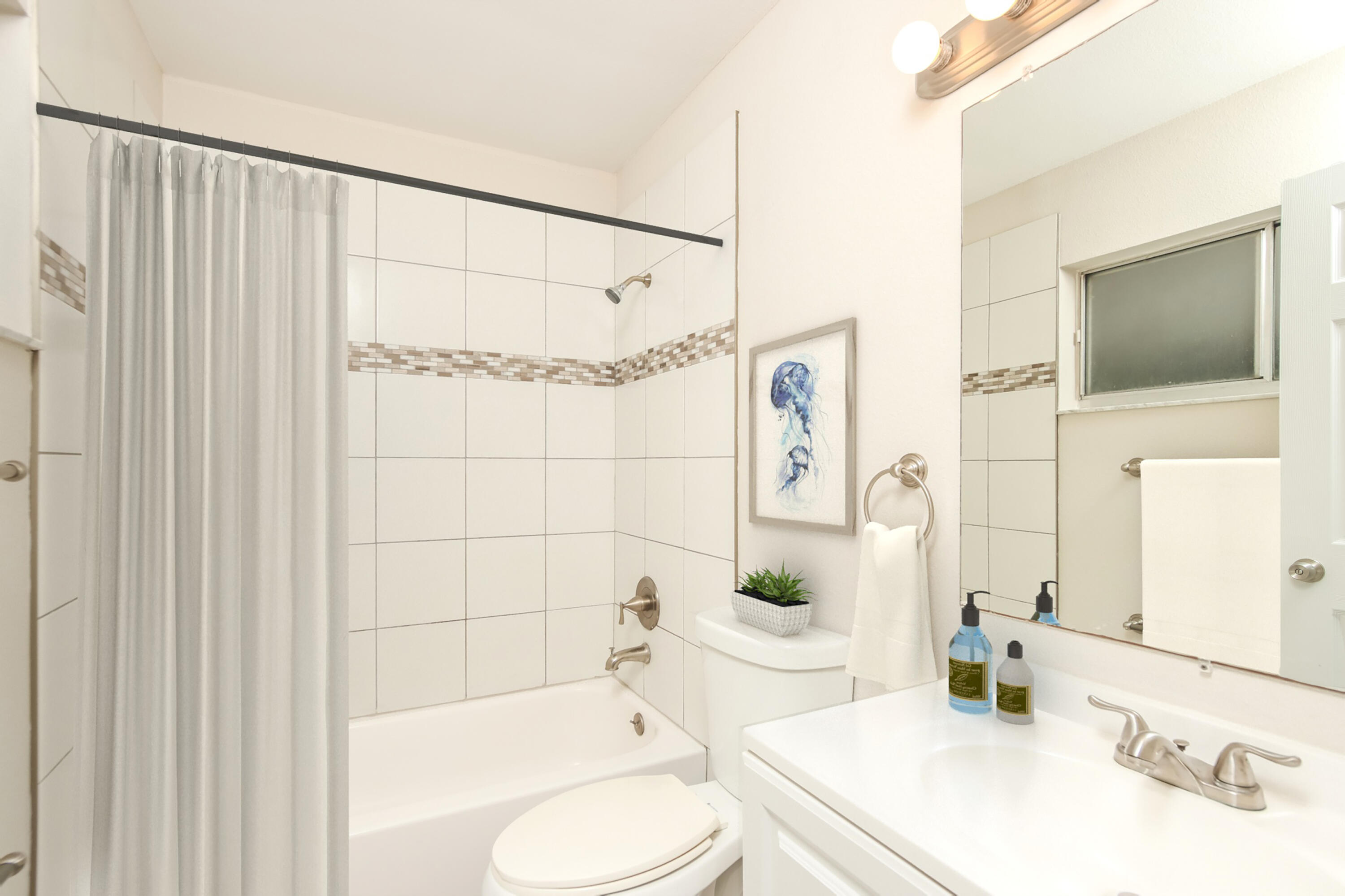 1096 Newbern Street NE