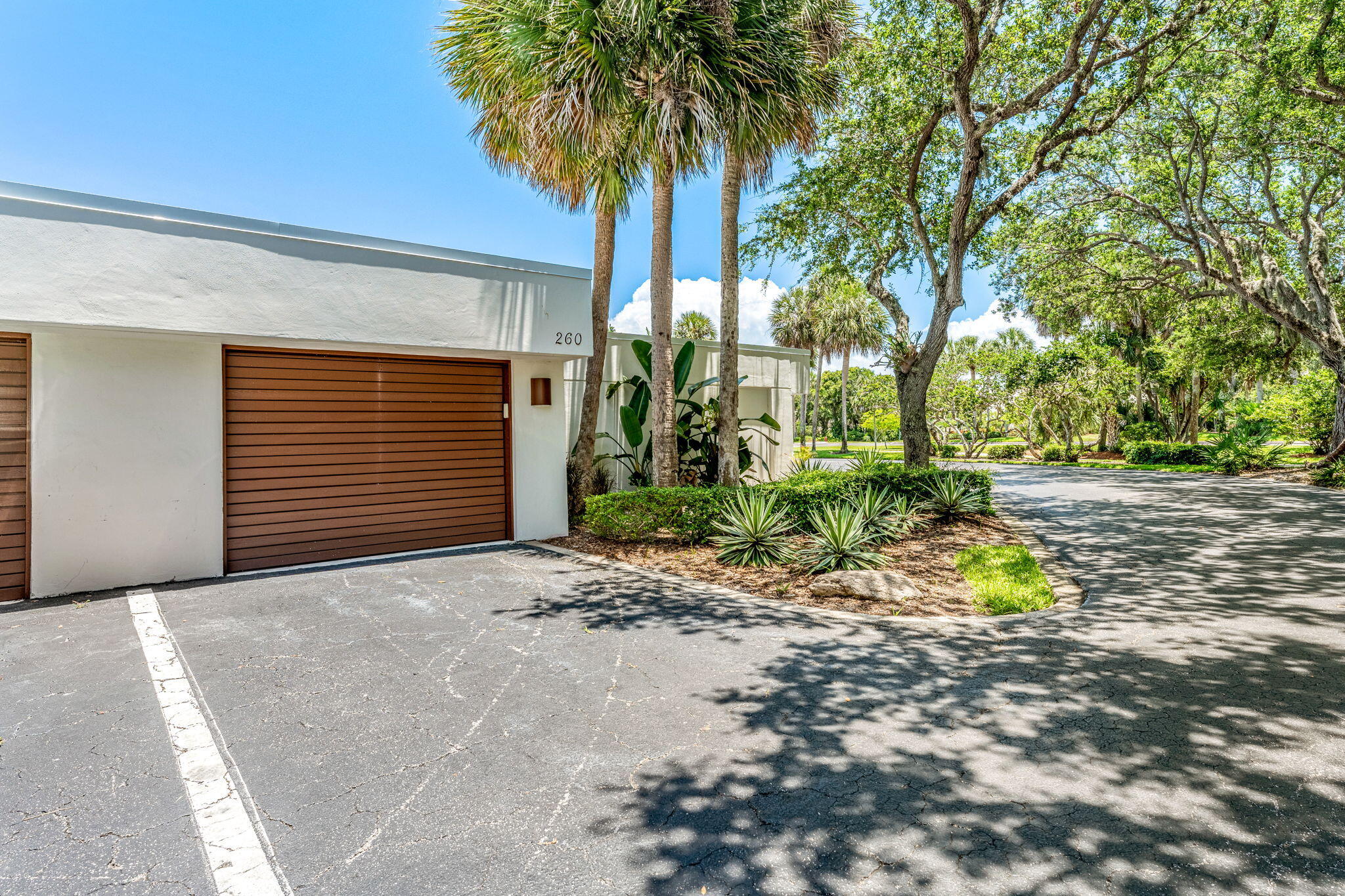 260 Aquarina Boulevard, 260