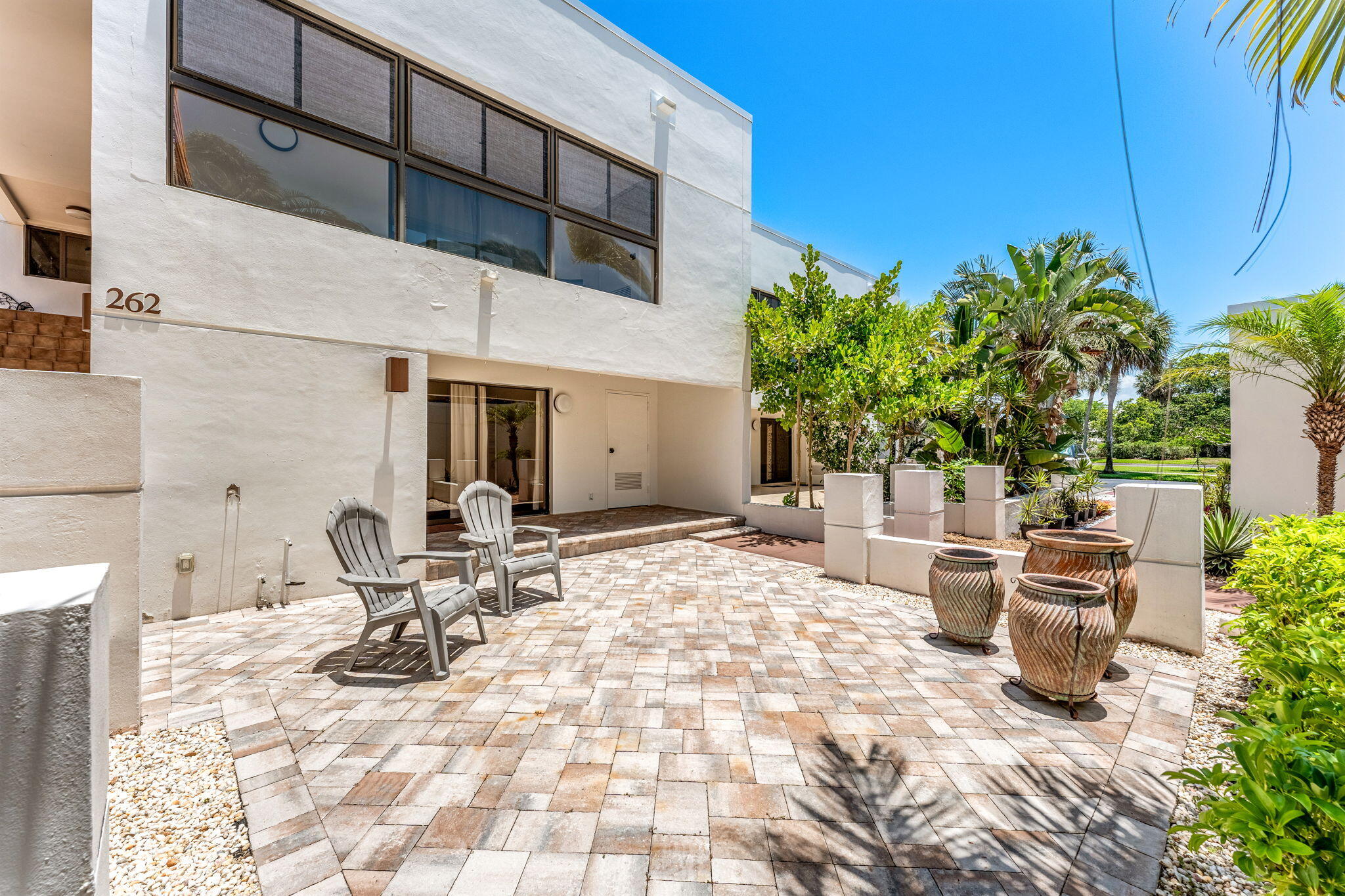 260 Aquarina Boulevard, 260