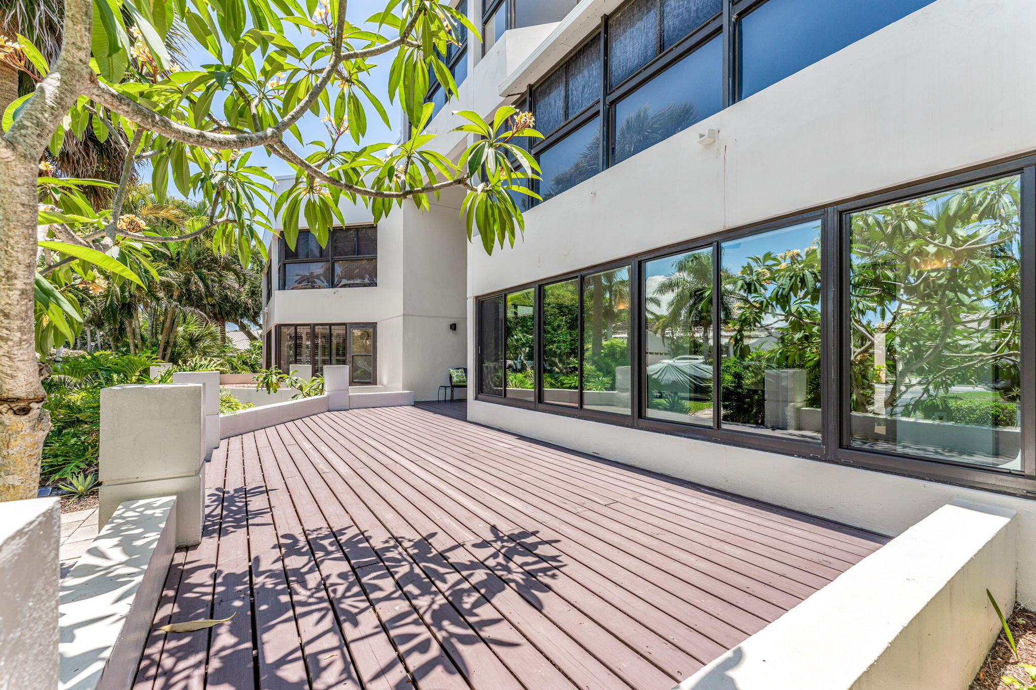 260 Aquarina Boulevard, 260