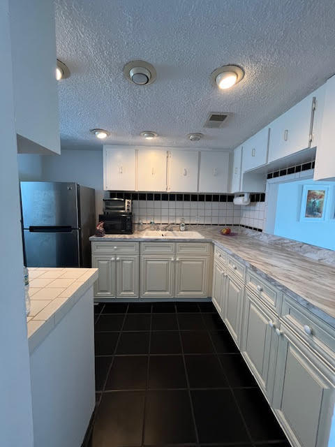 4105 Ocean Beach Boulevard, 422