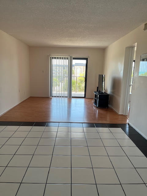 4105 Ocean Beach Boulevard, 422