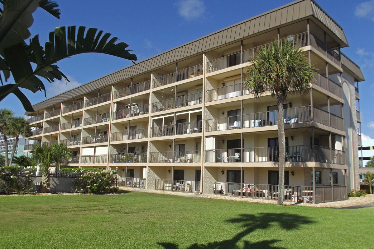 4105 Ocean Beach Boulevard, 422