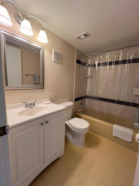 4105 Ocean Beach Boulevard, 422