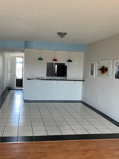 4105 Ocean Beach Boulevard, 422