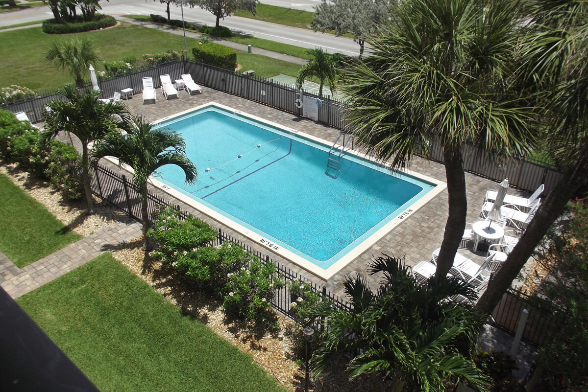 4105 Ocean Beach Boulevard, 422