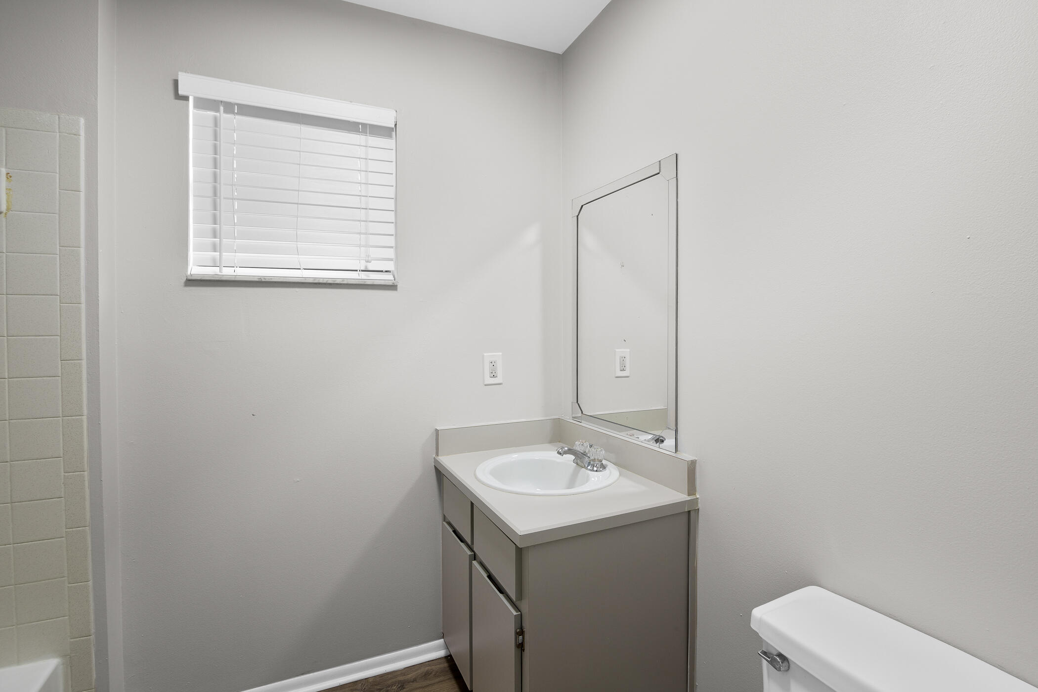 2222 Flower Tree Circle