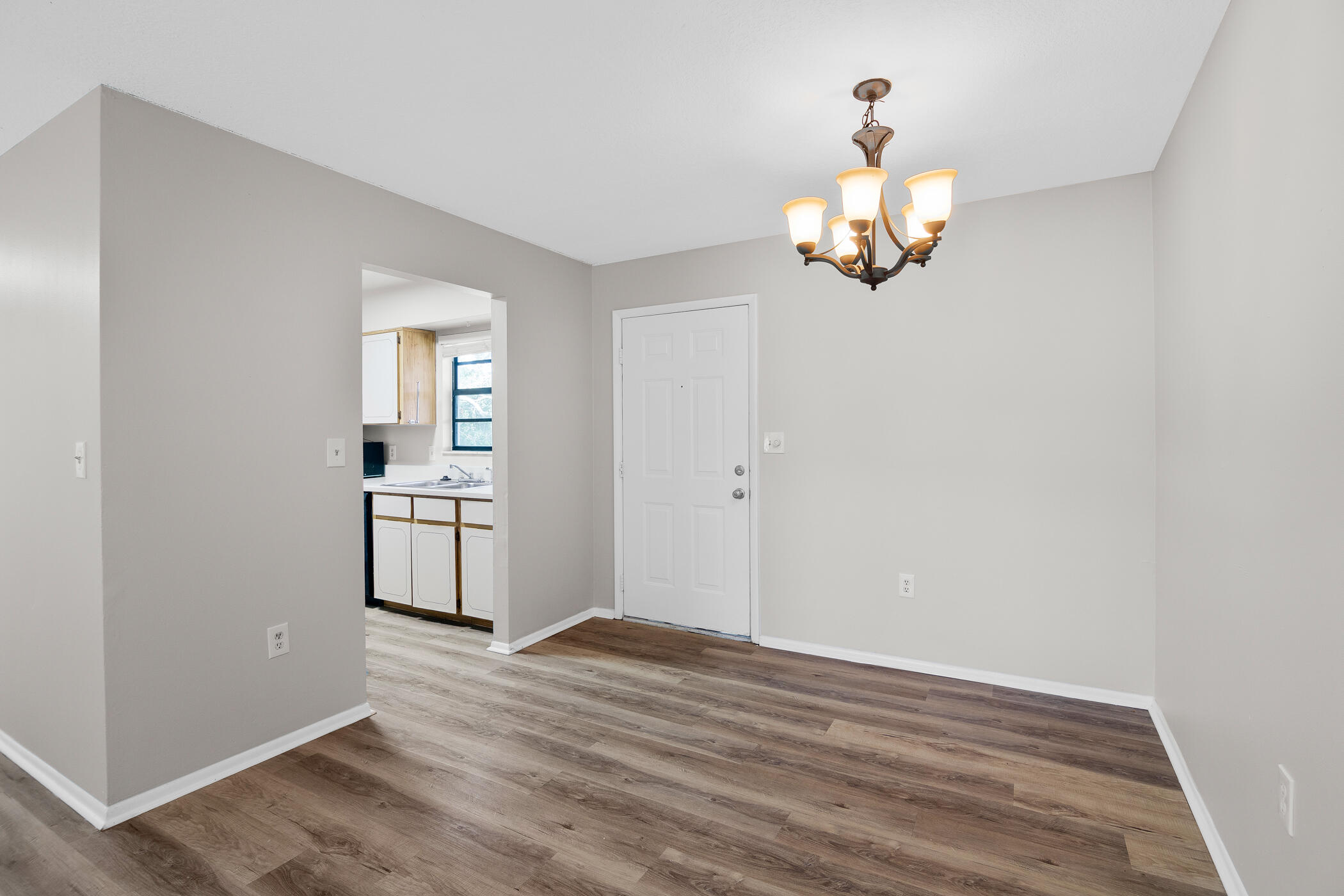 2222 Flower Tree Circle