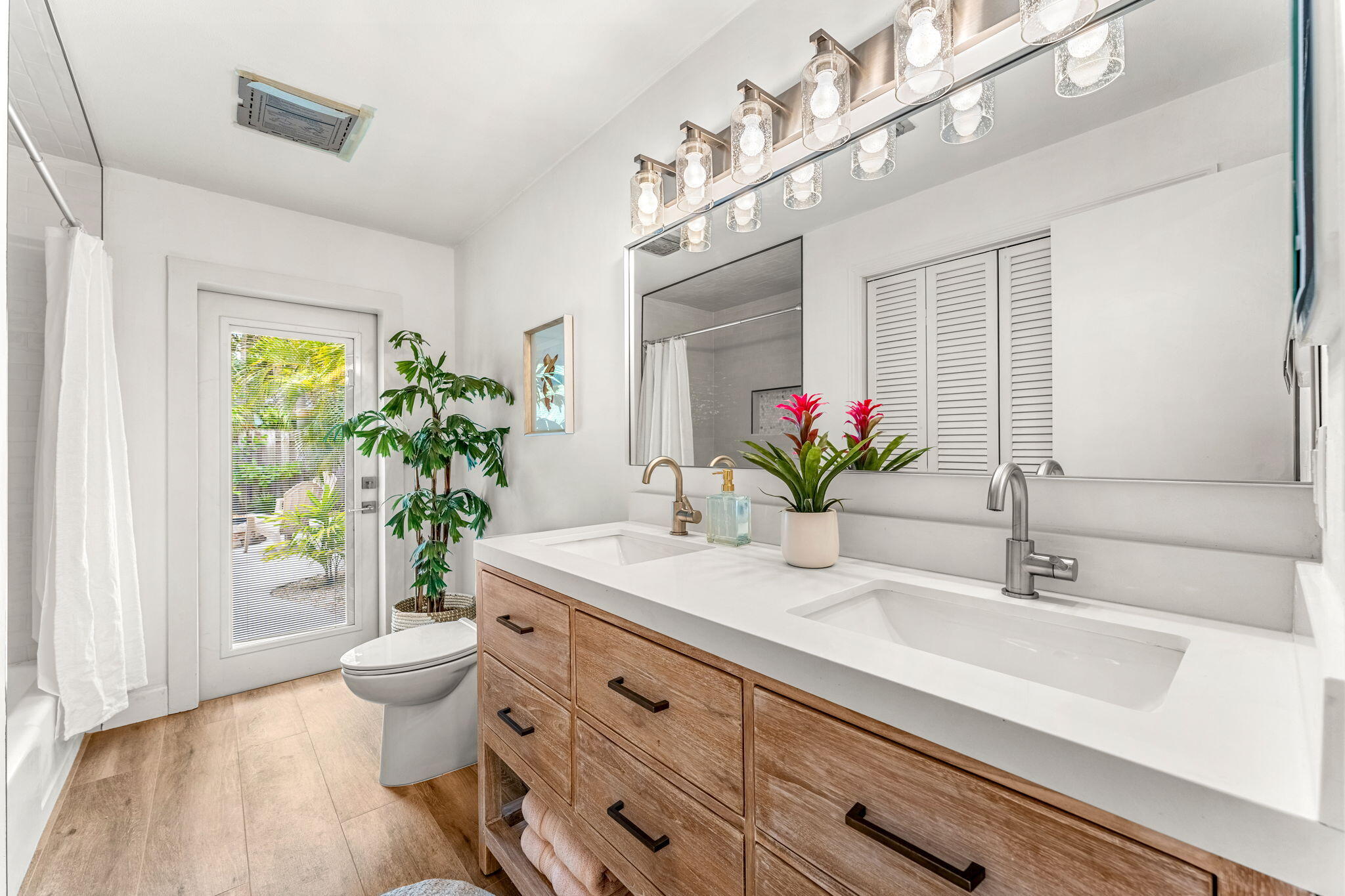 2240 Sea Horse Drive