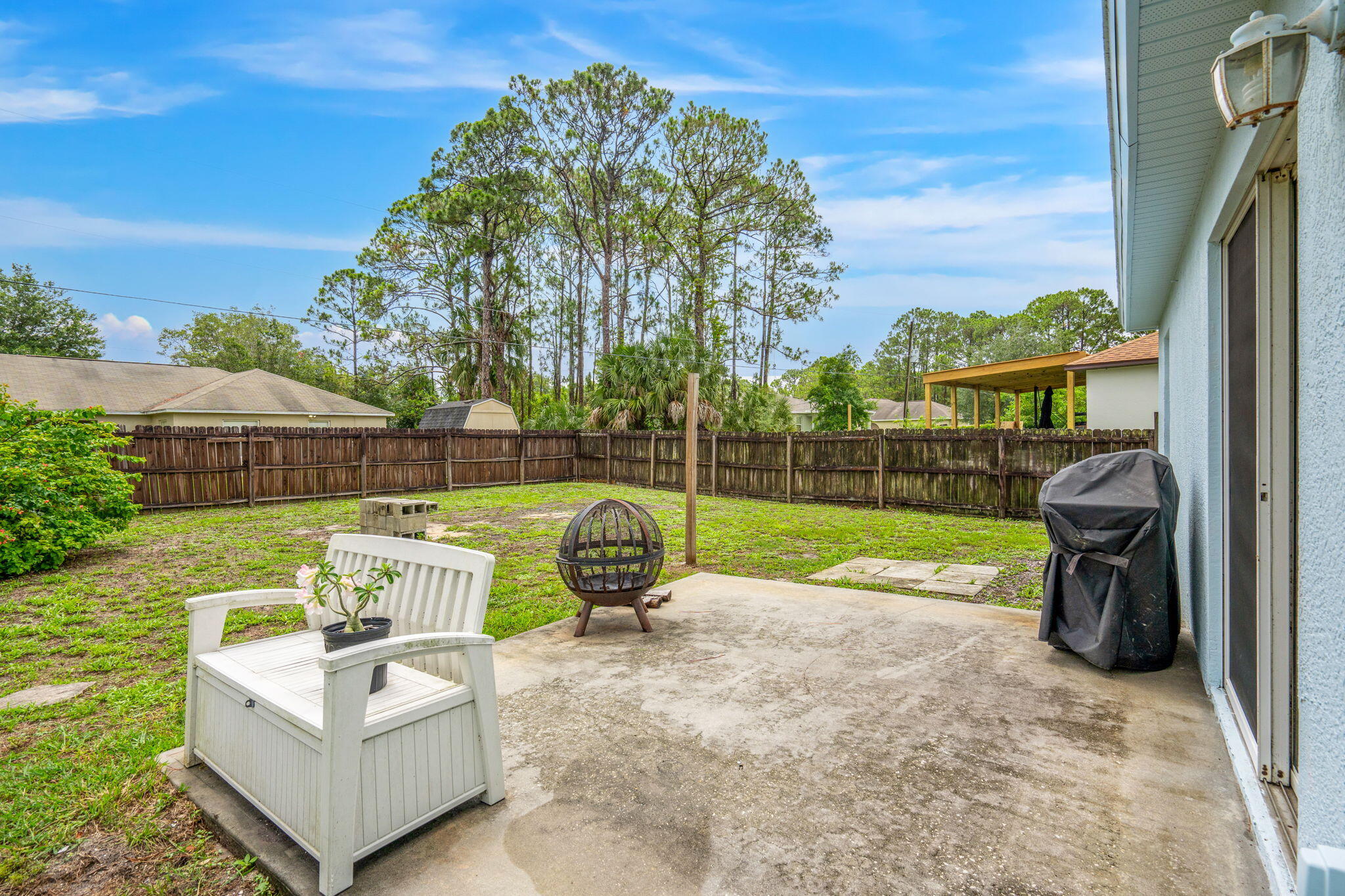 529 Plumbago Road NW