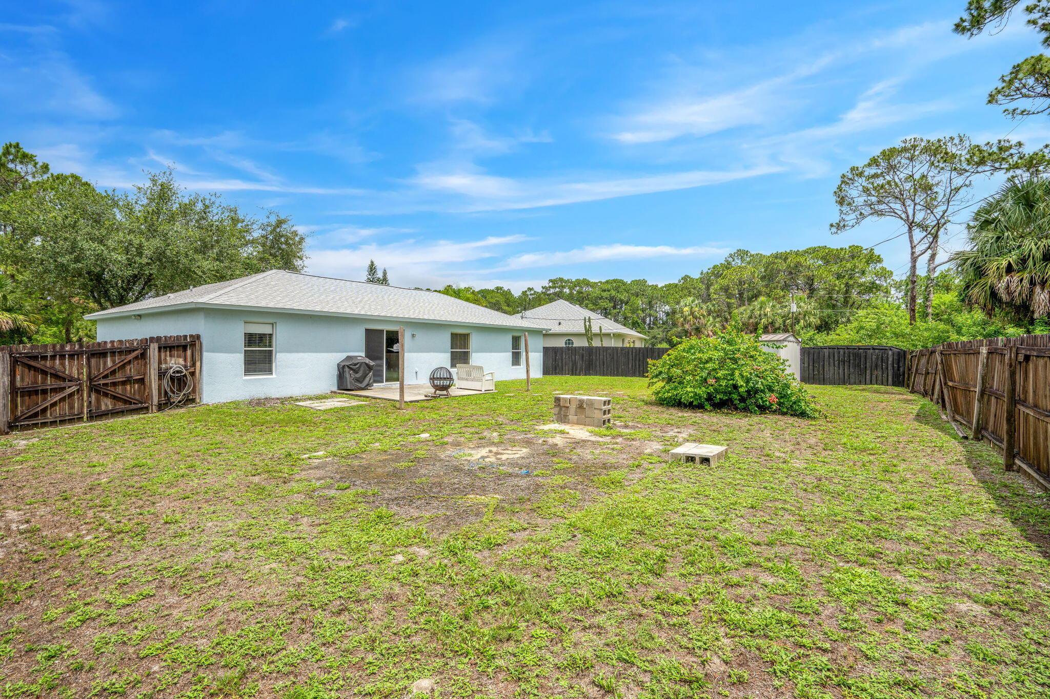 529 Plumbago Road NW
