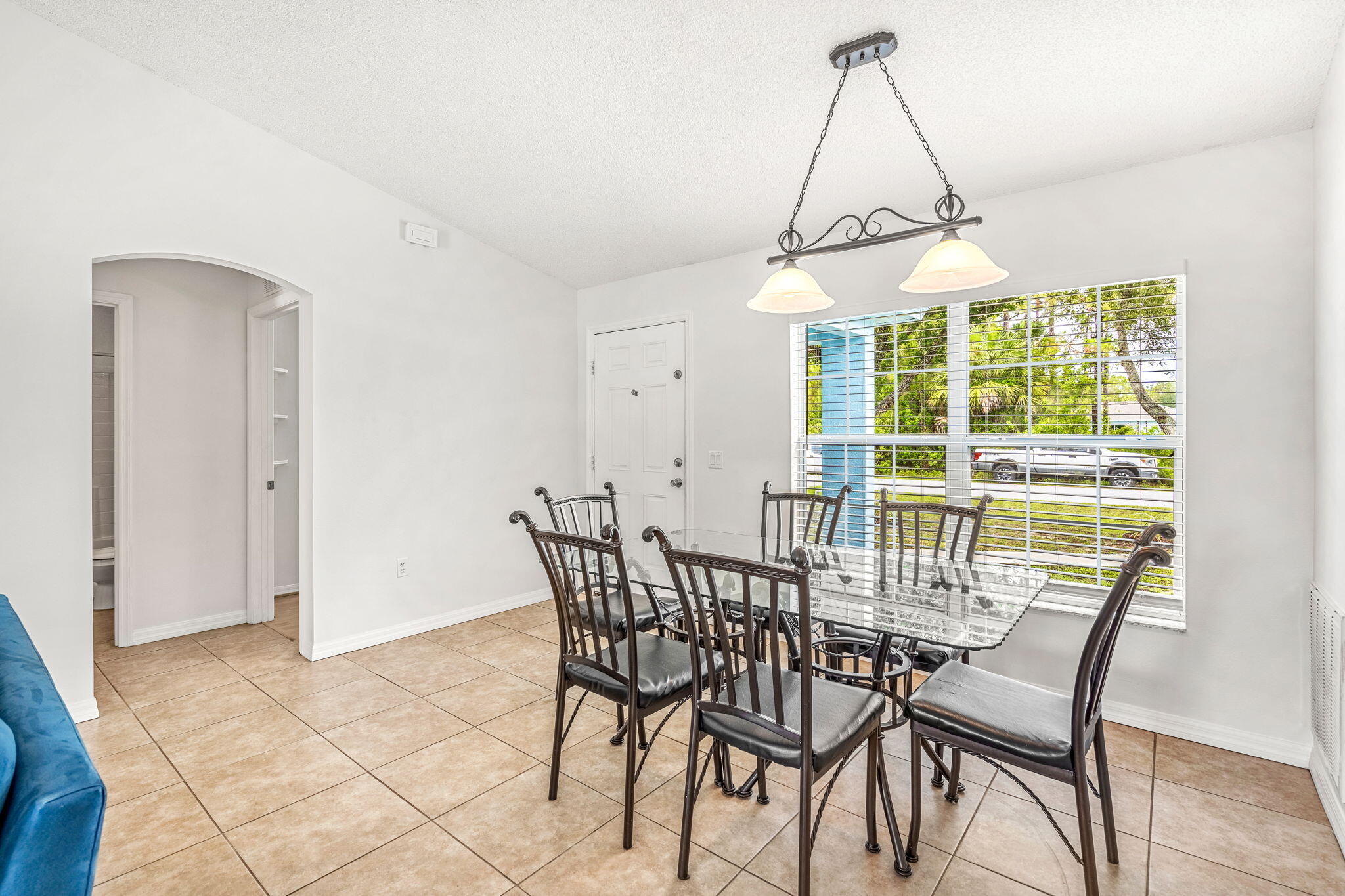 529 Plumbago Road NW