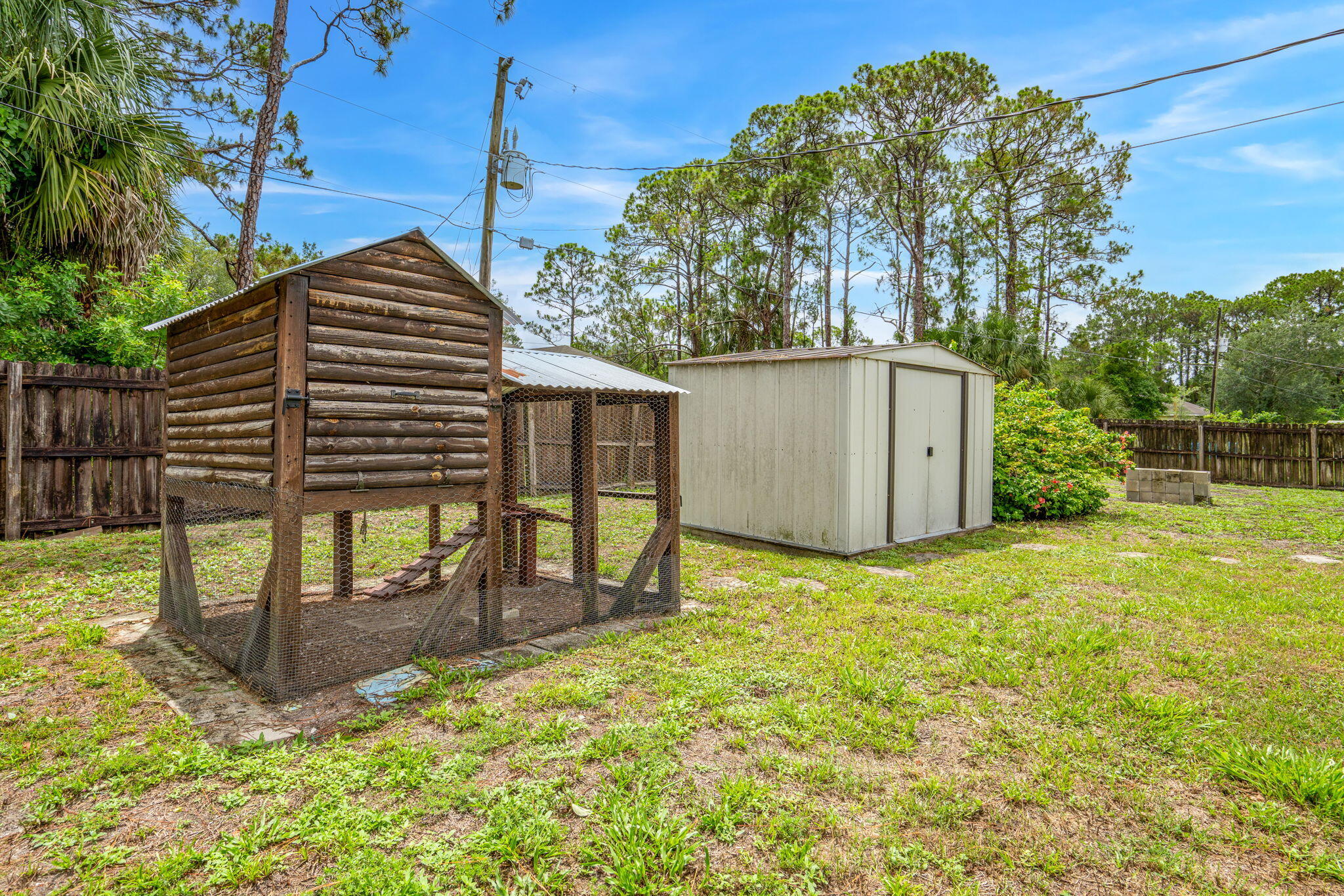 529 Plumbago Road NW