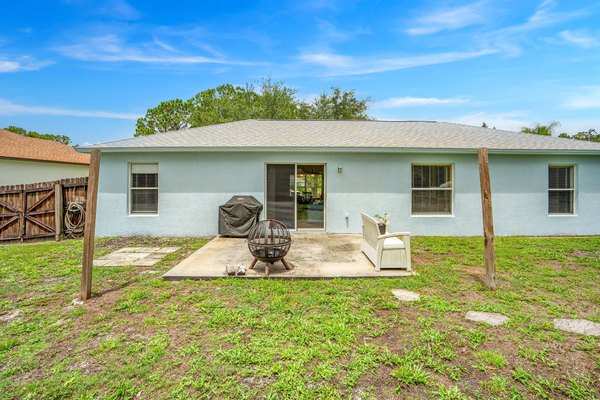 529 Plumbago Road NW