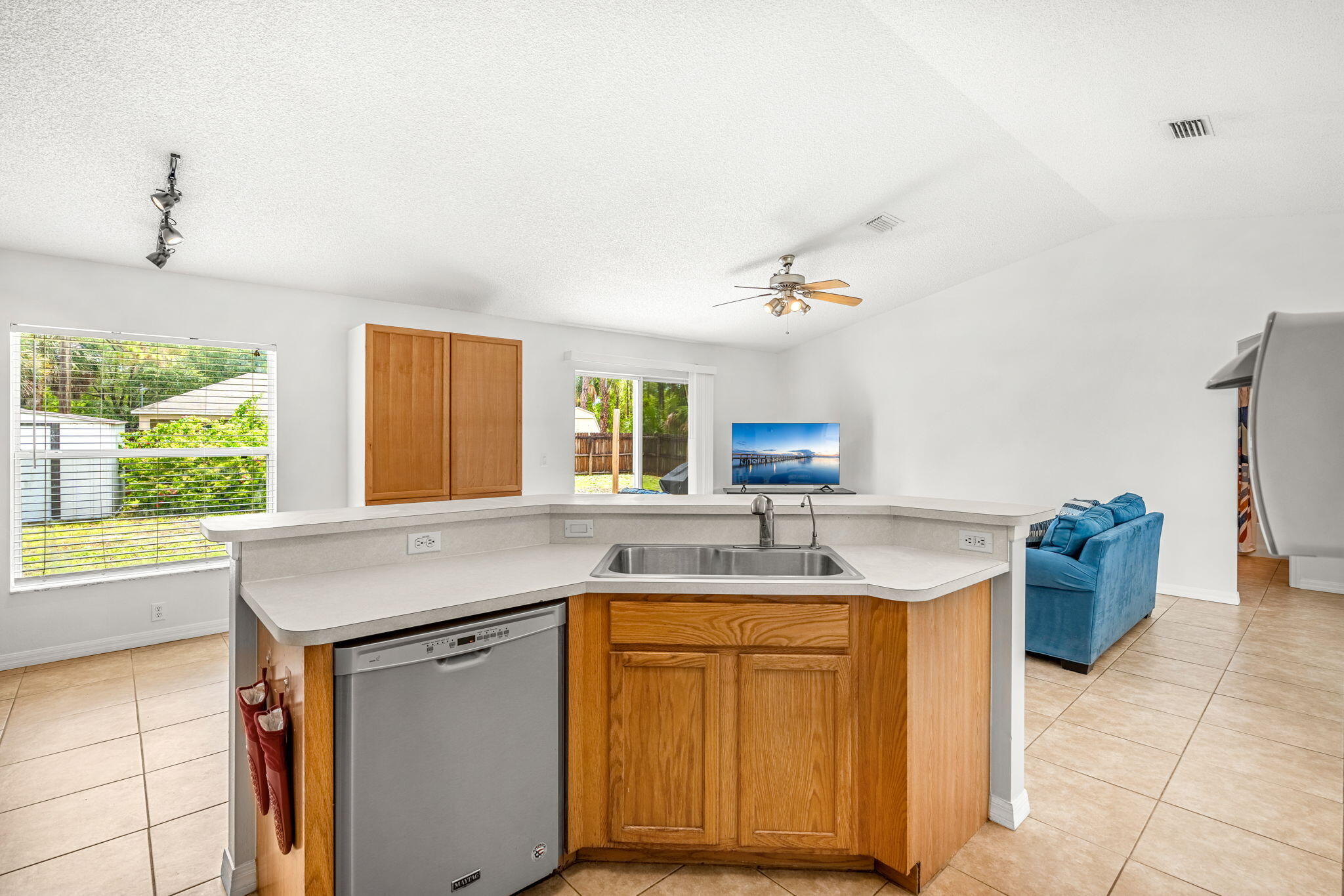 529 Plumbago Road NW