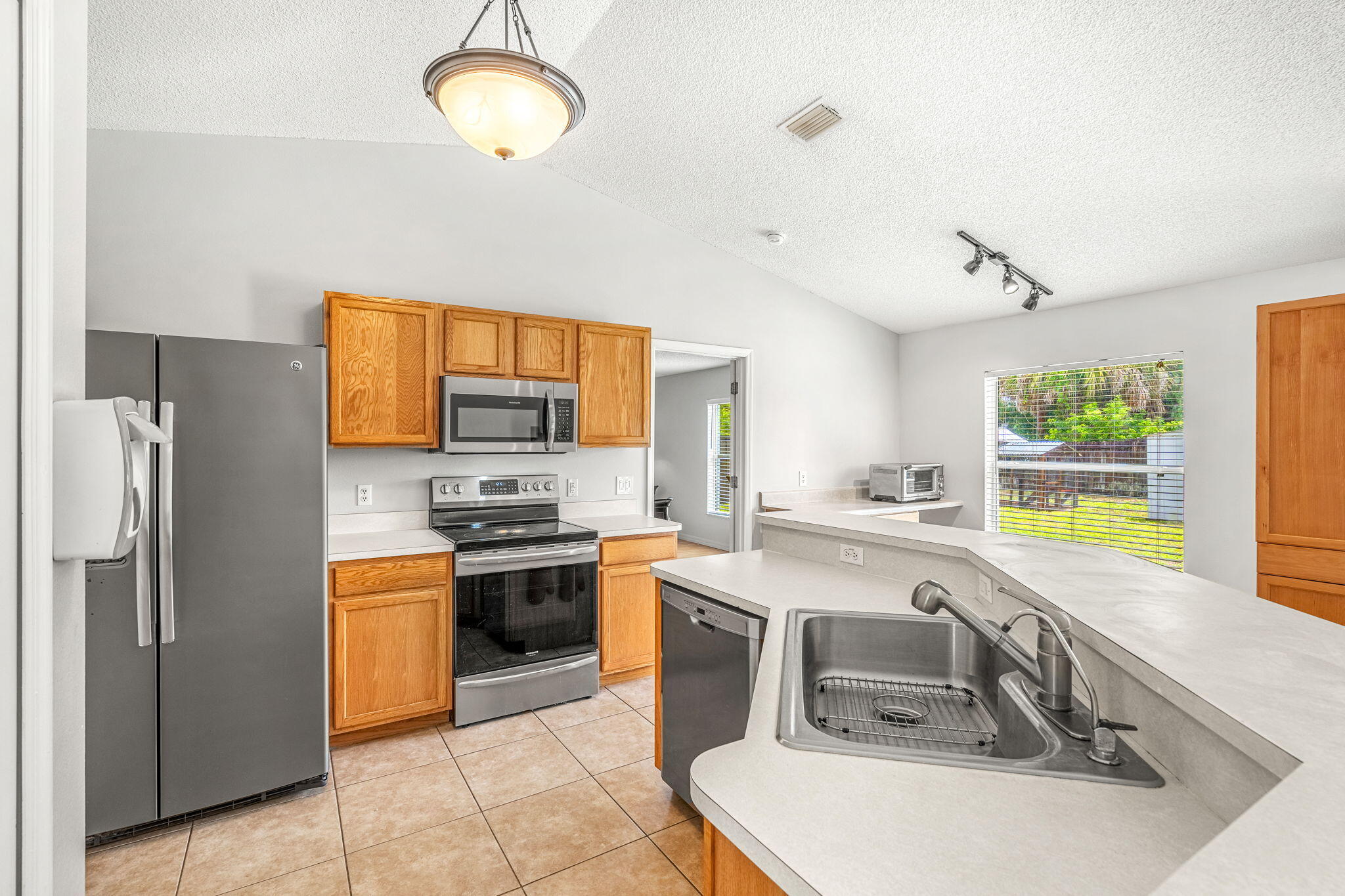 529 Plumbago Road NW