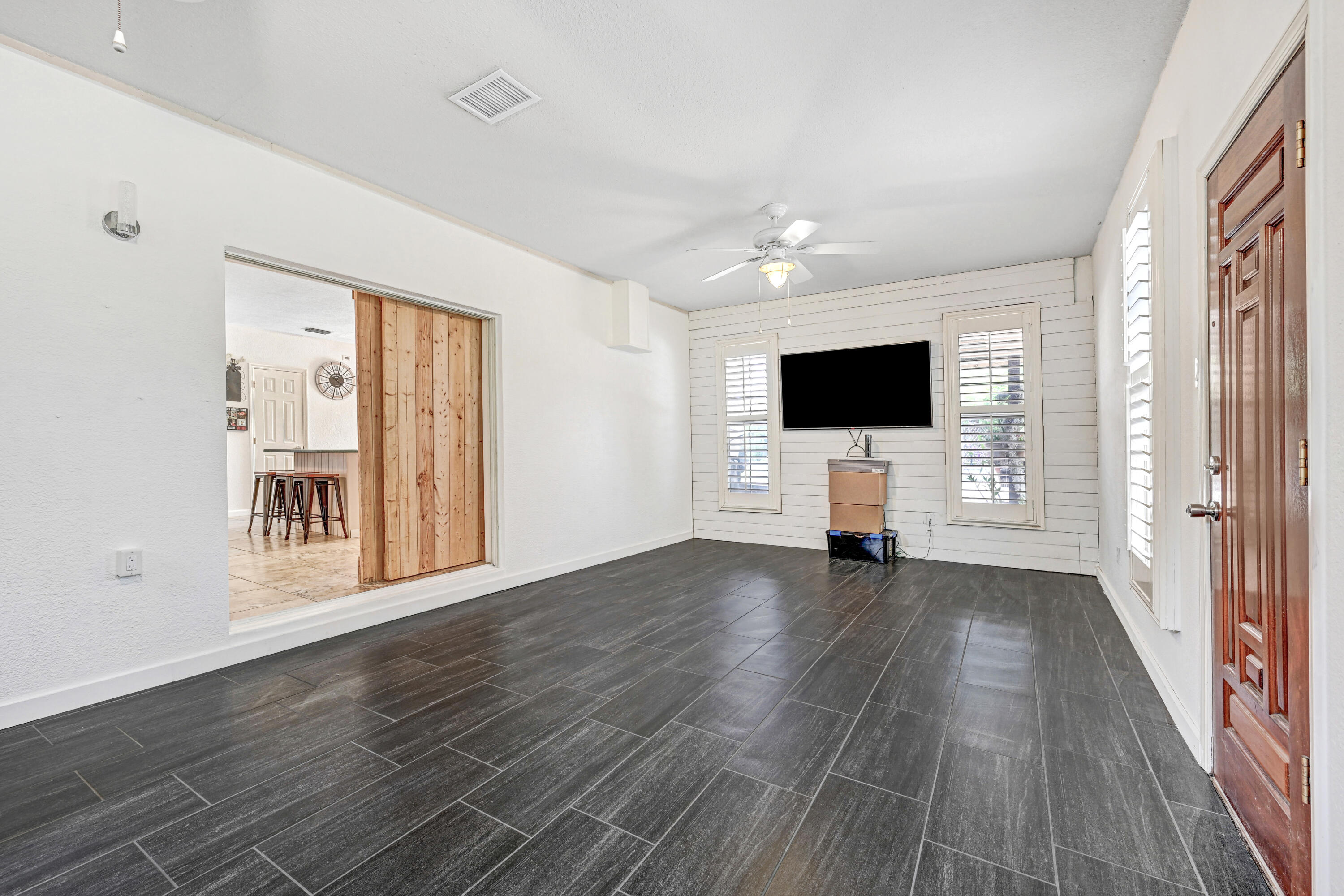 1130 S Tropical Trail