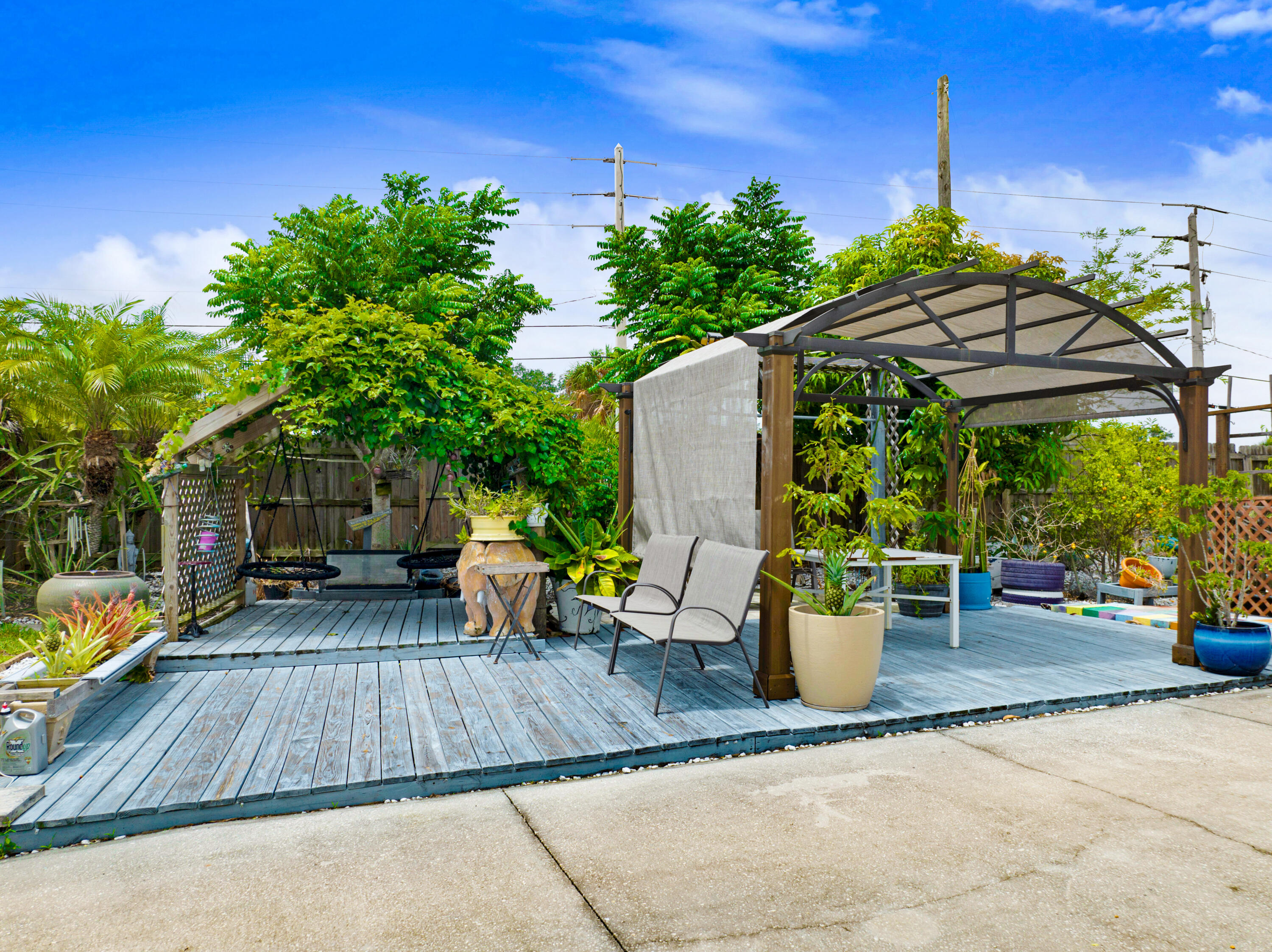 1130 S Tropical Trail