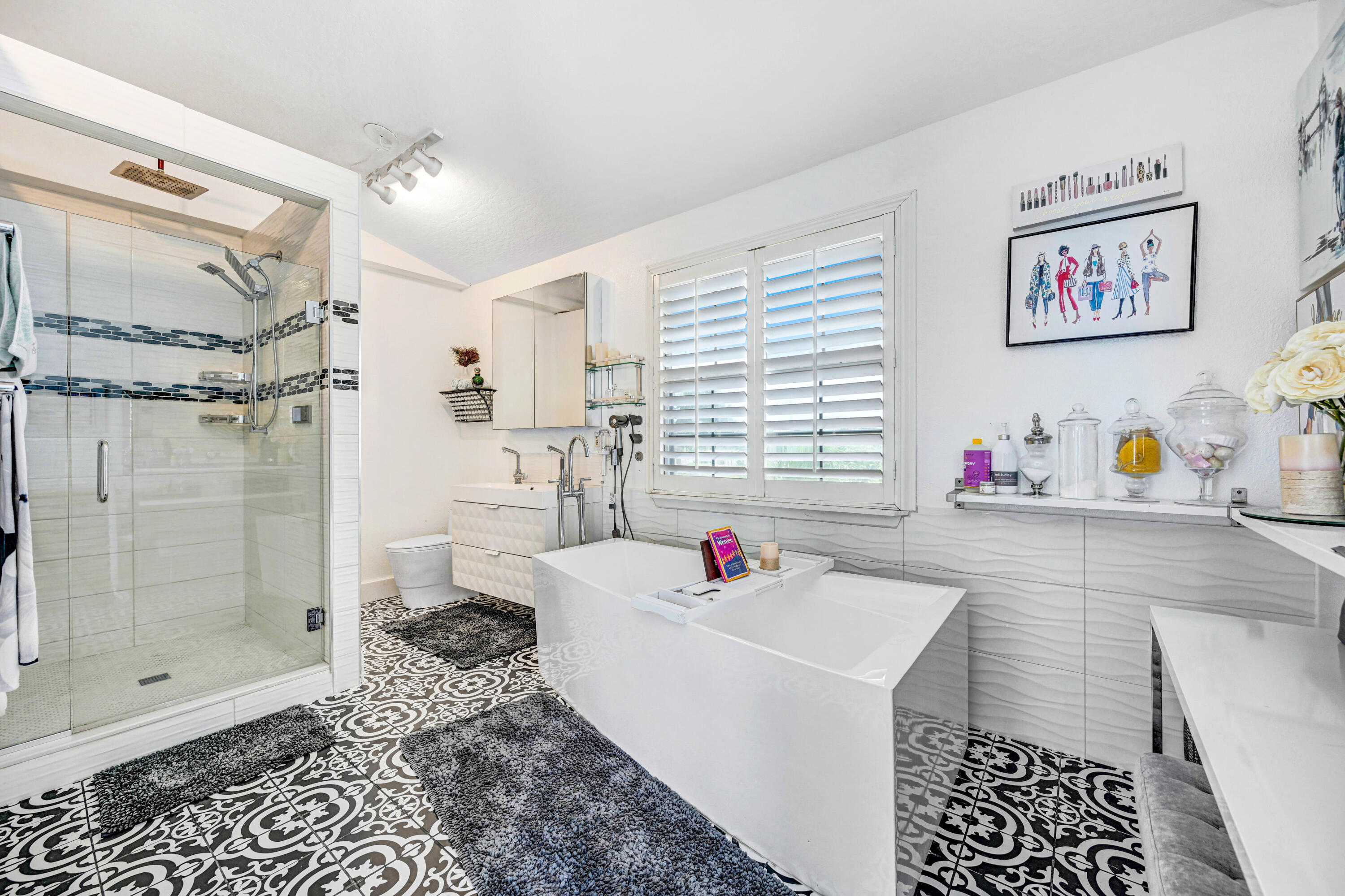 1130 S Tropical Trail