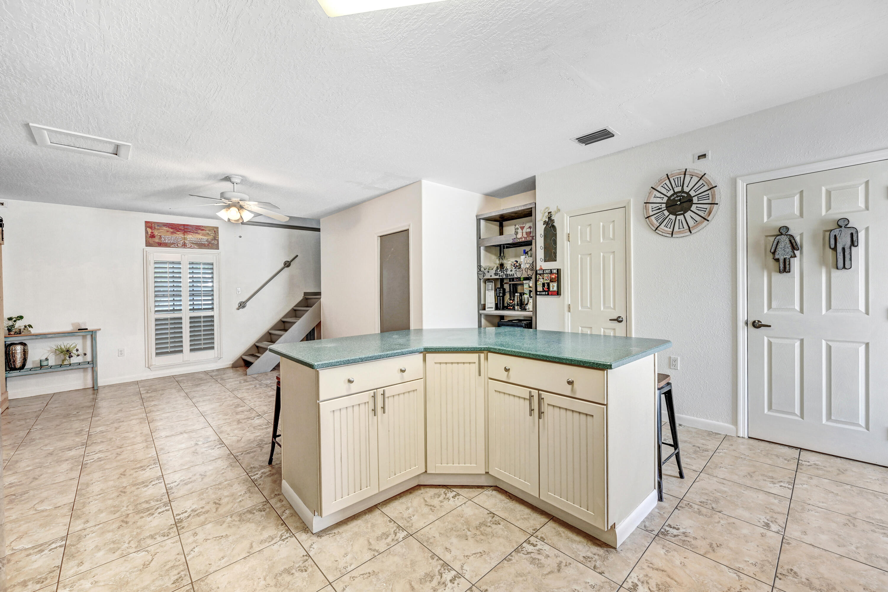 1130 S Tropical Trail