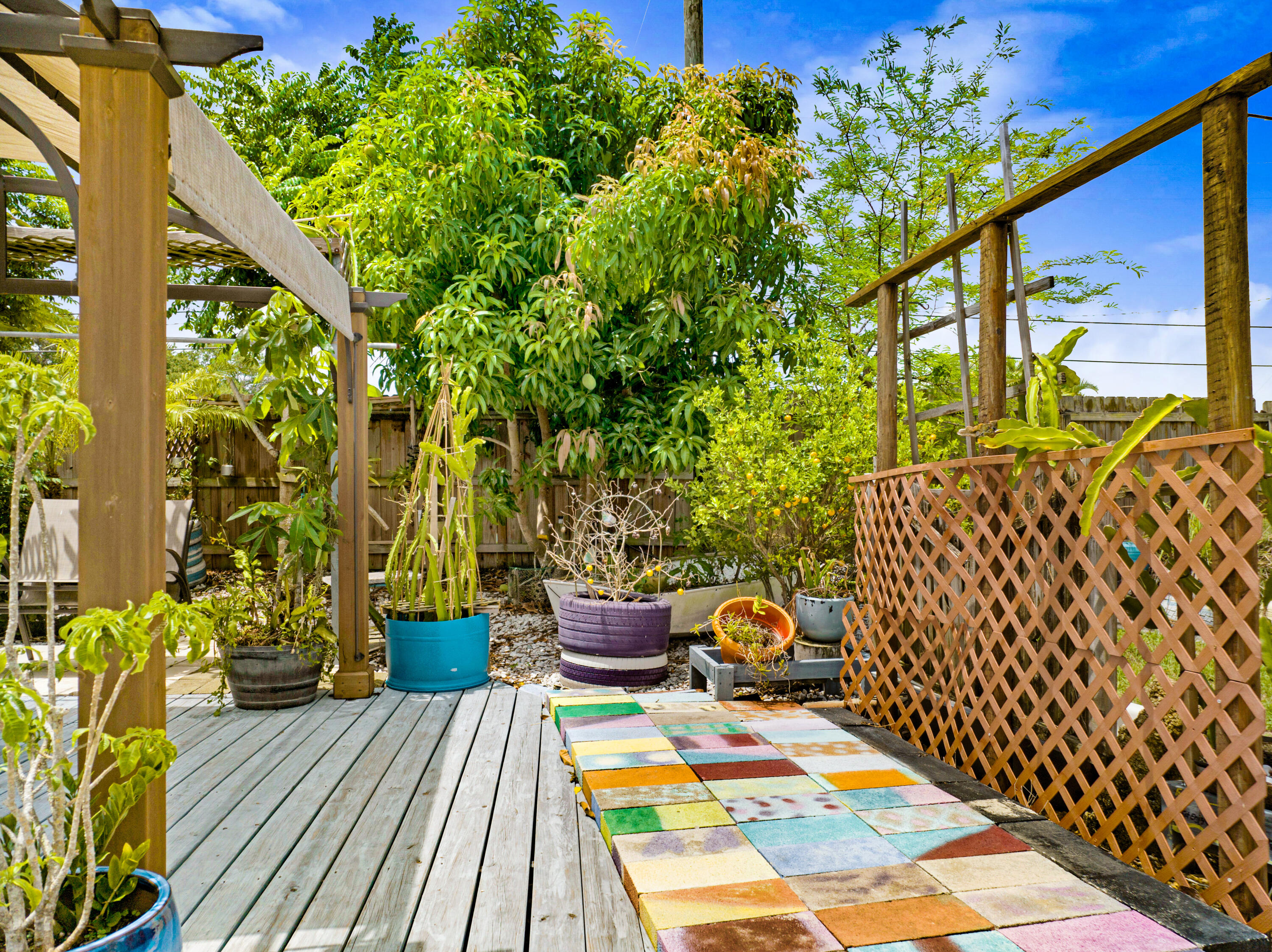 1130 S Tropical Trail