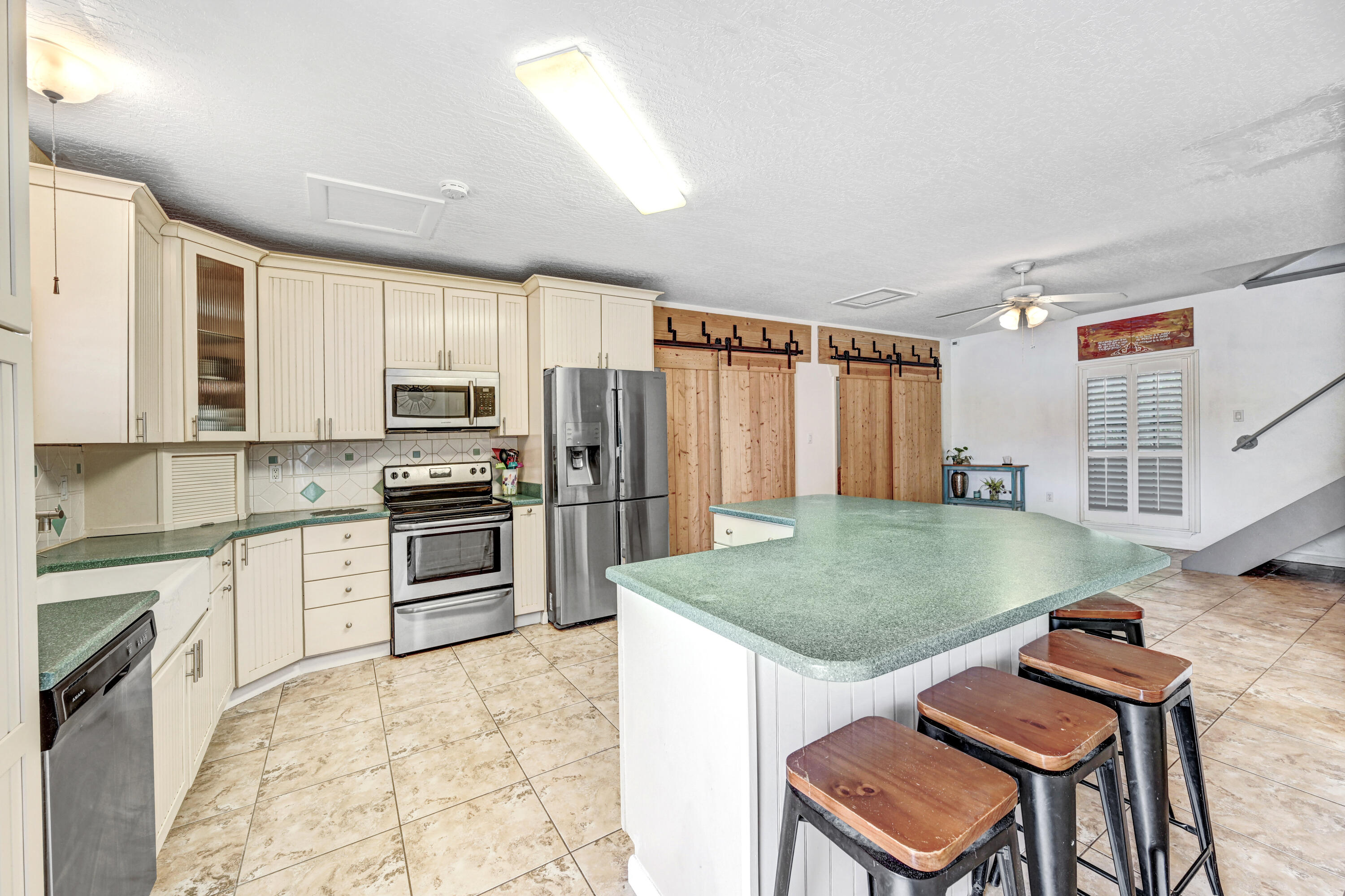 1130 S Tropical Trail