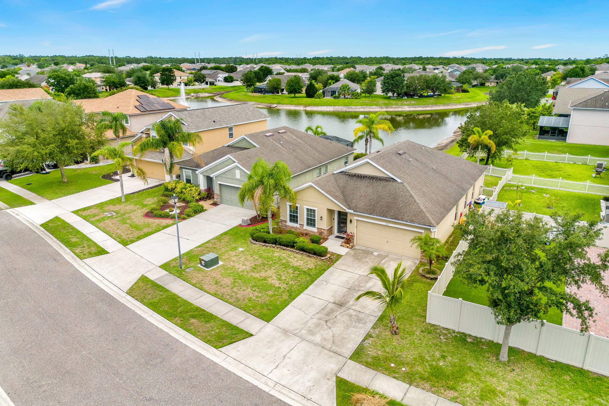320 Wishing Well Circle SW