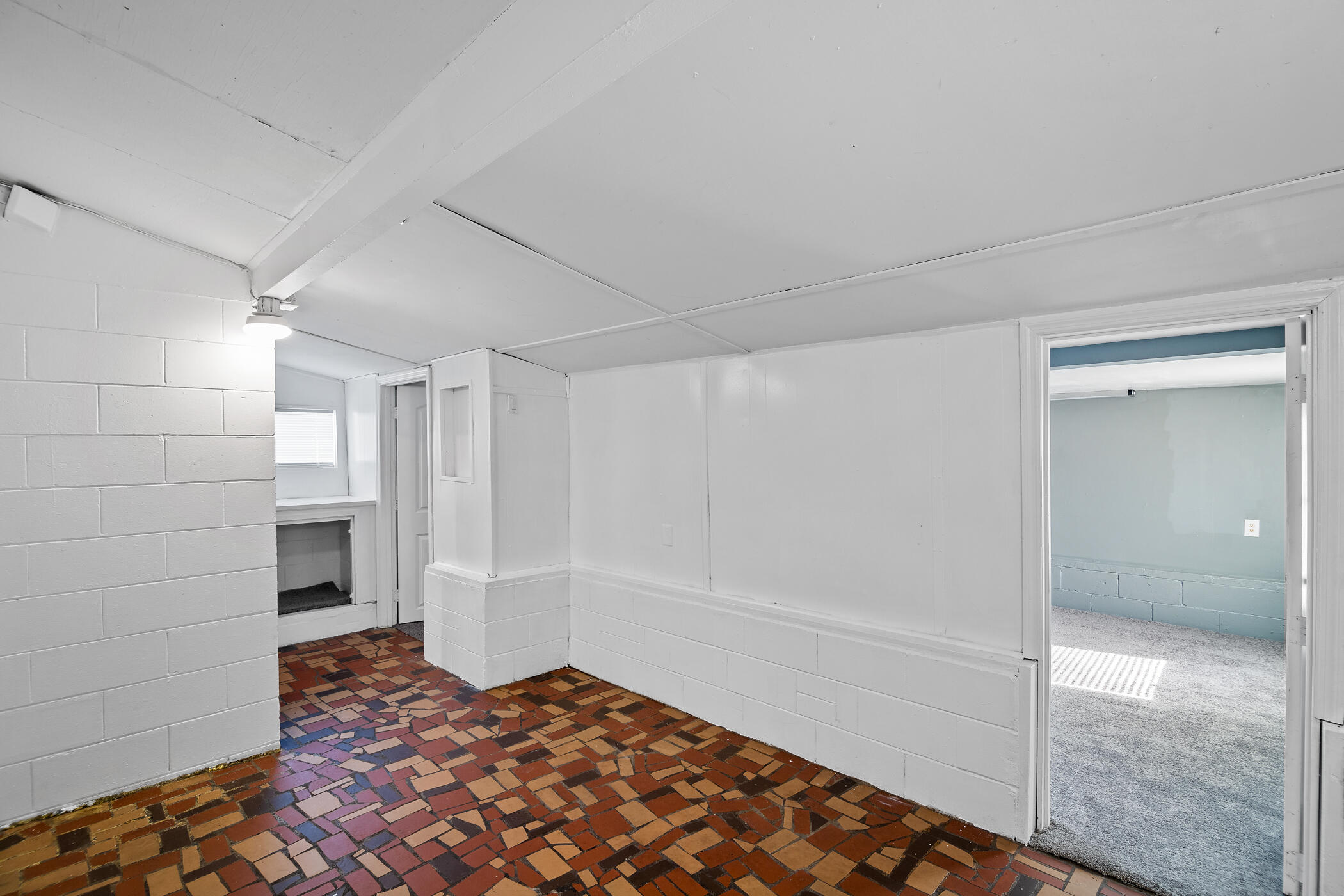 2534 Stratford Drive