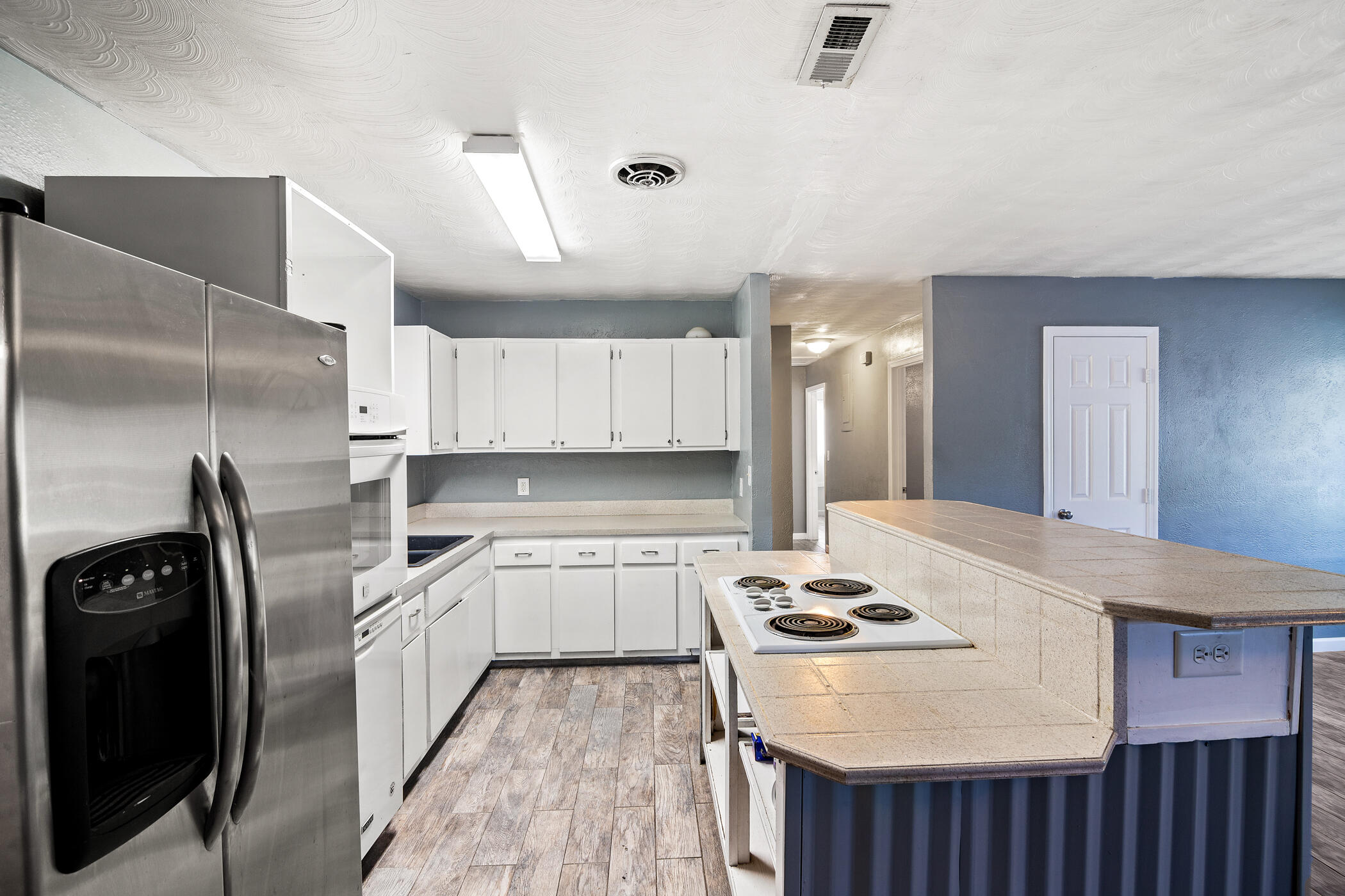 2534 Stratford Drive