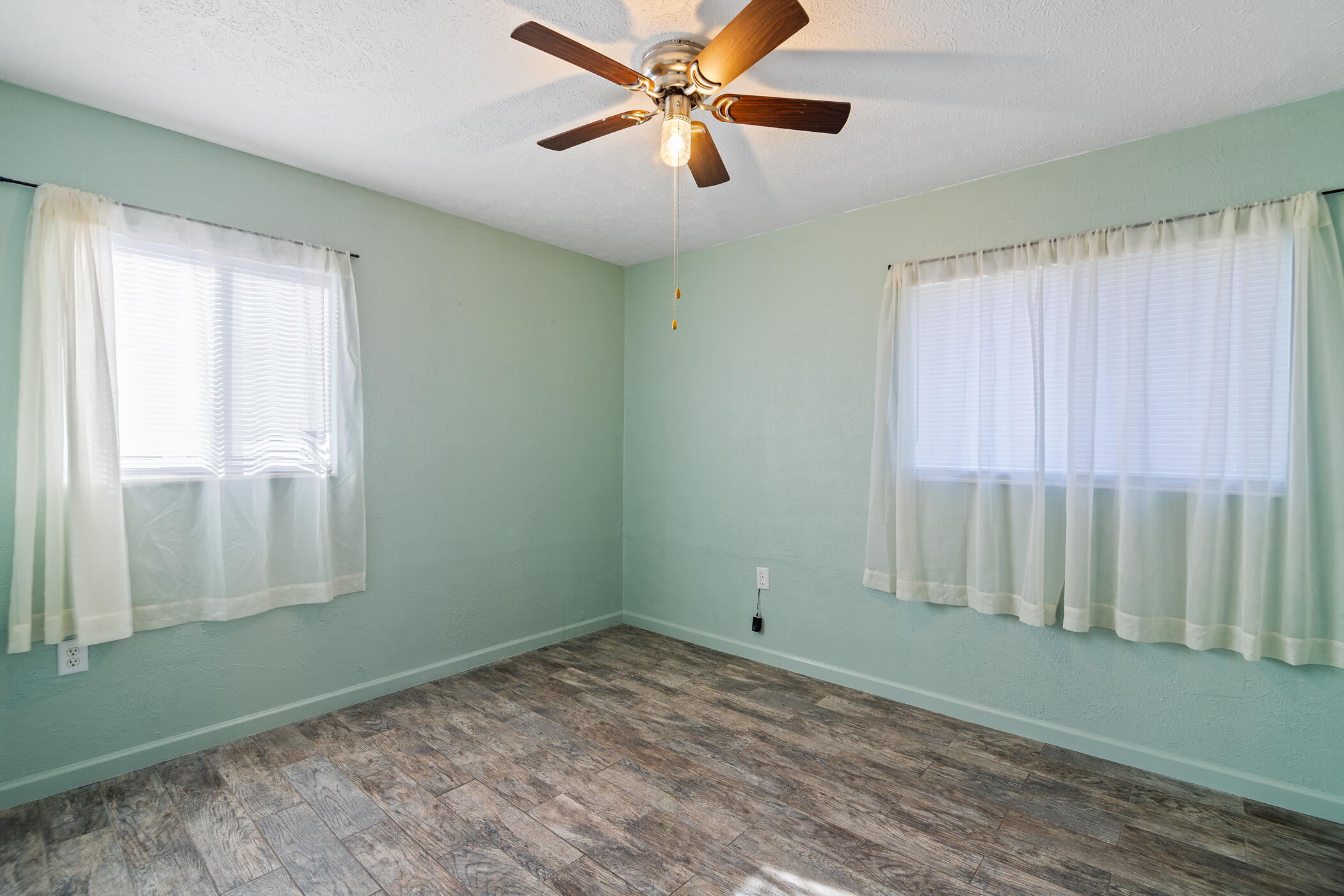 2534 Stratford Drive