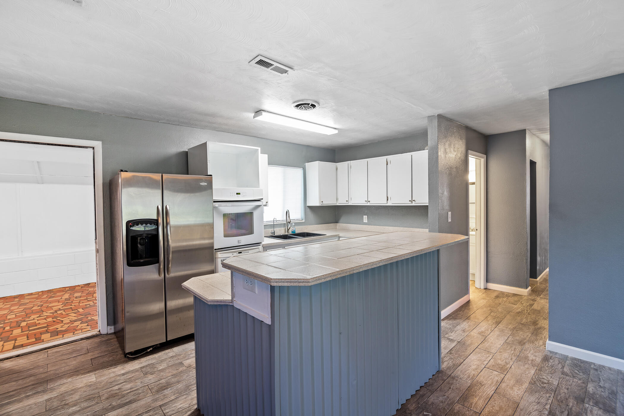 2534 Stratford Drive