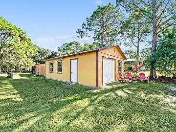 5425 Country Lane