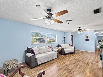 5425 Country Lane