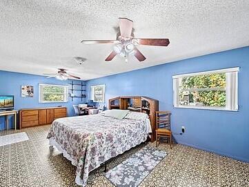 5425 Country Lane