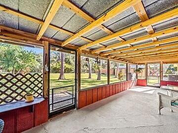 5425 Country Lane