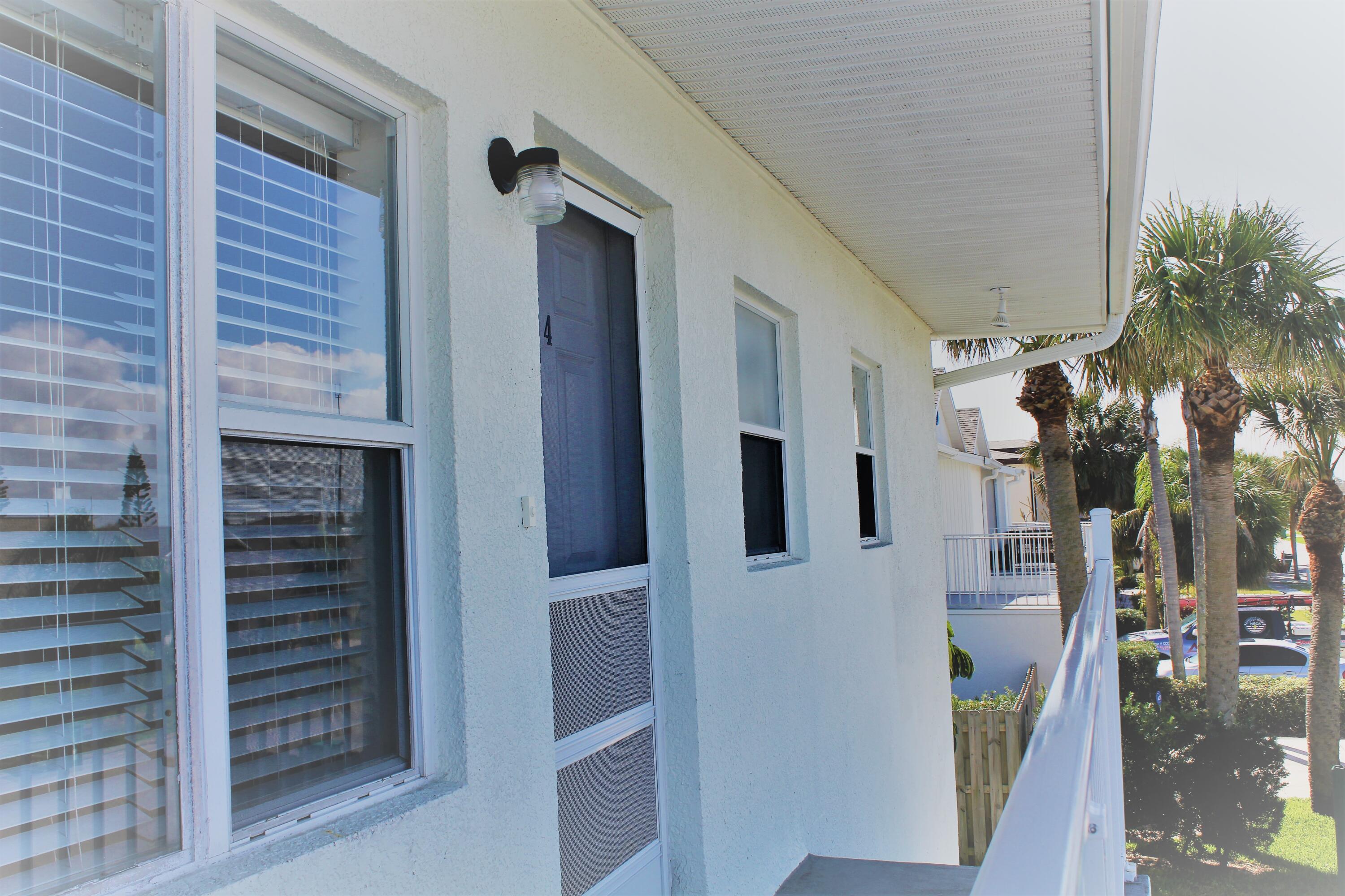 651 Palm Drive, E4
