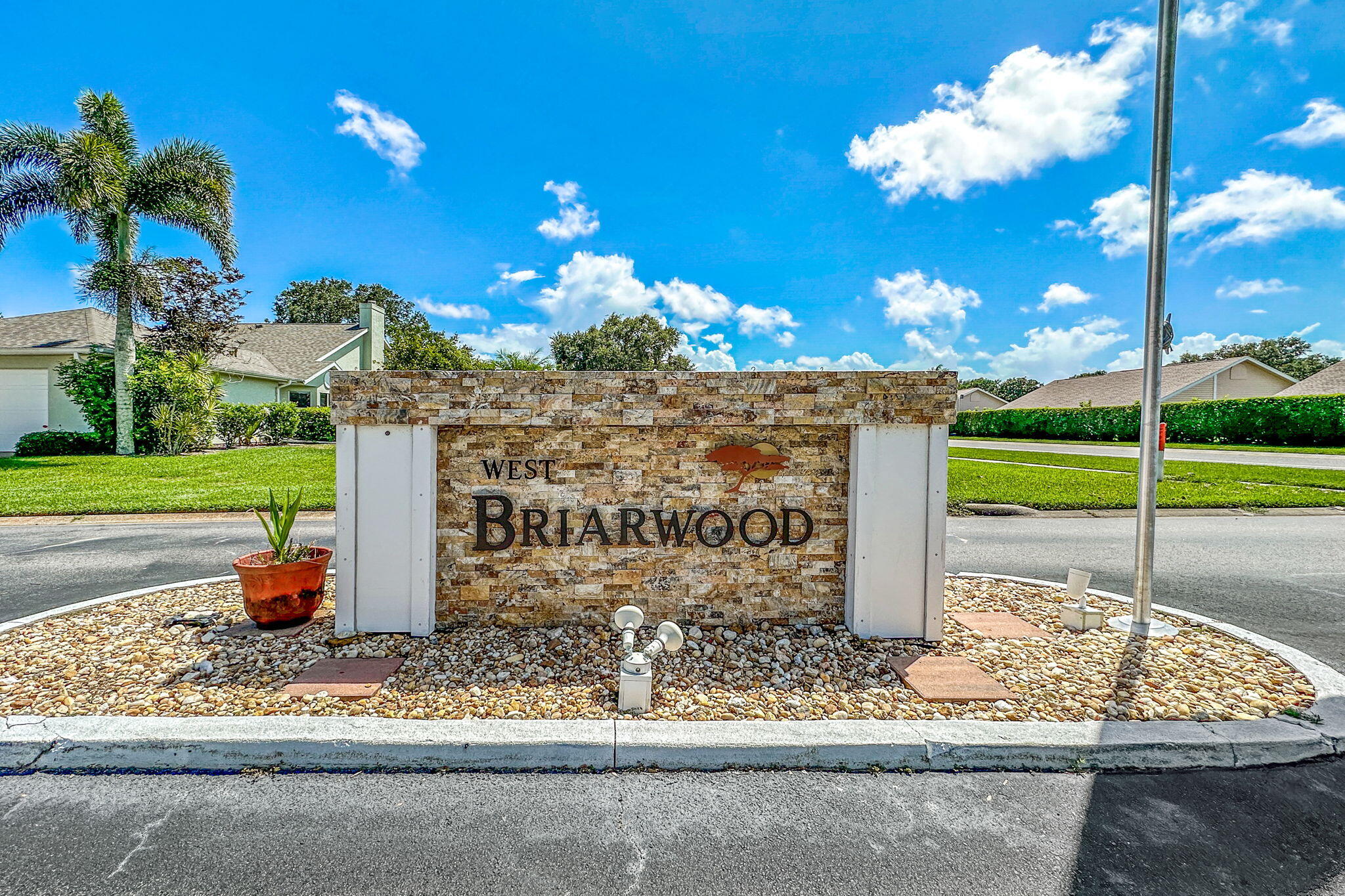 874 Oakwood Drive