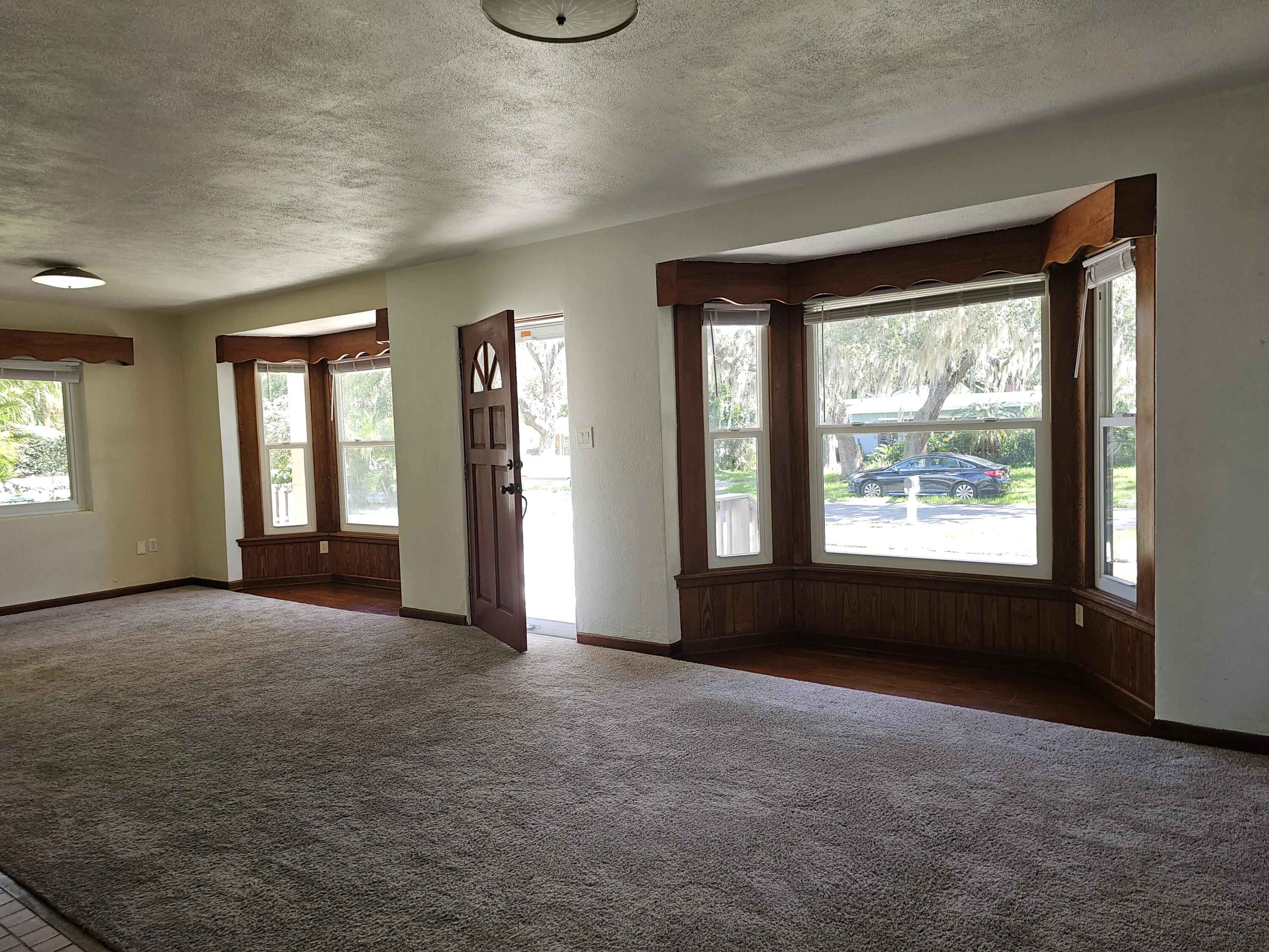 2115 Macfarland Drive