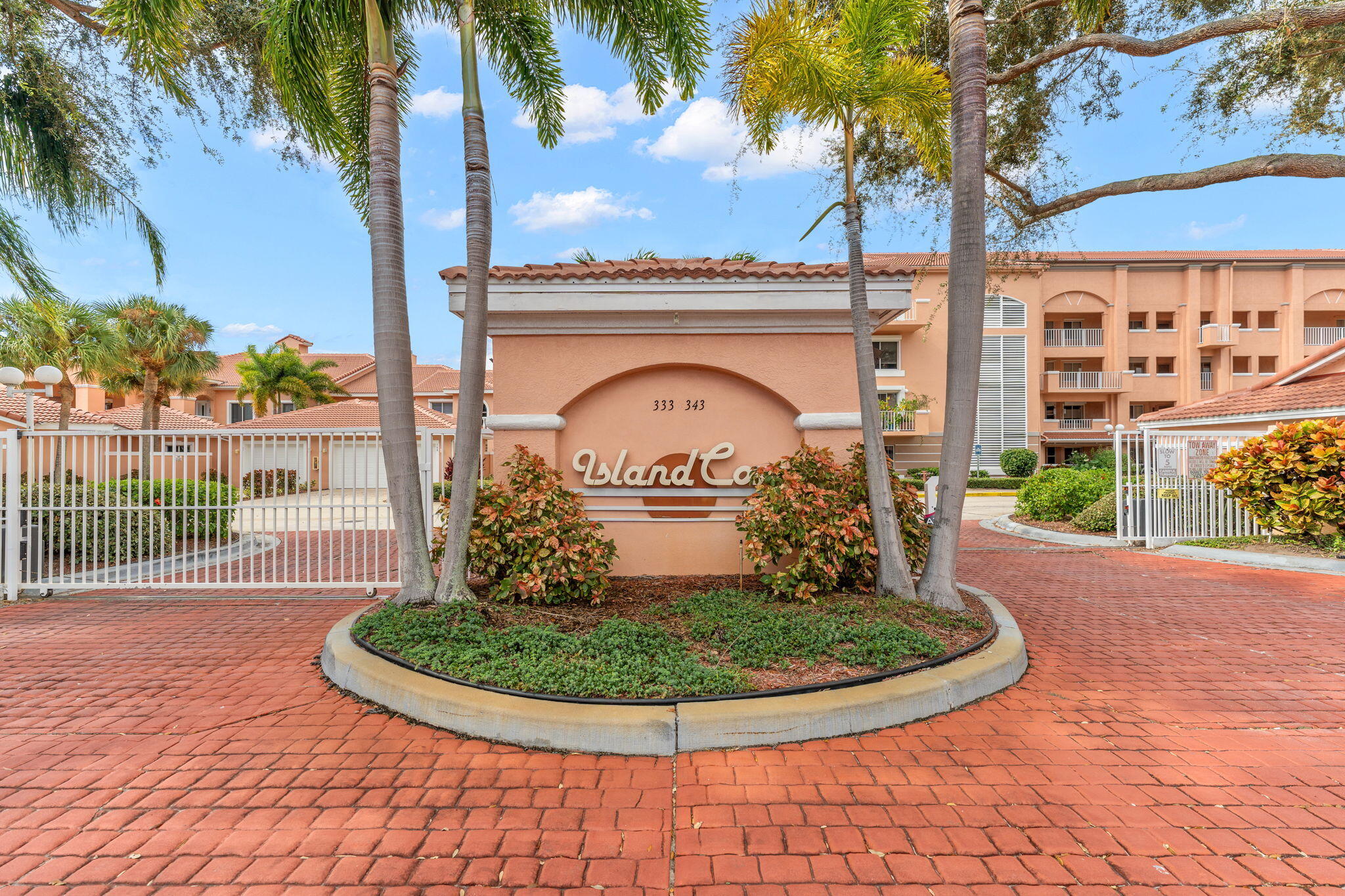 343 N Tropical Trail, 204