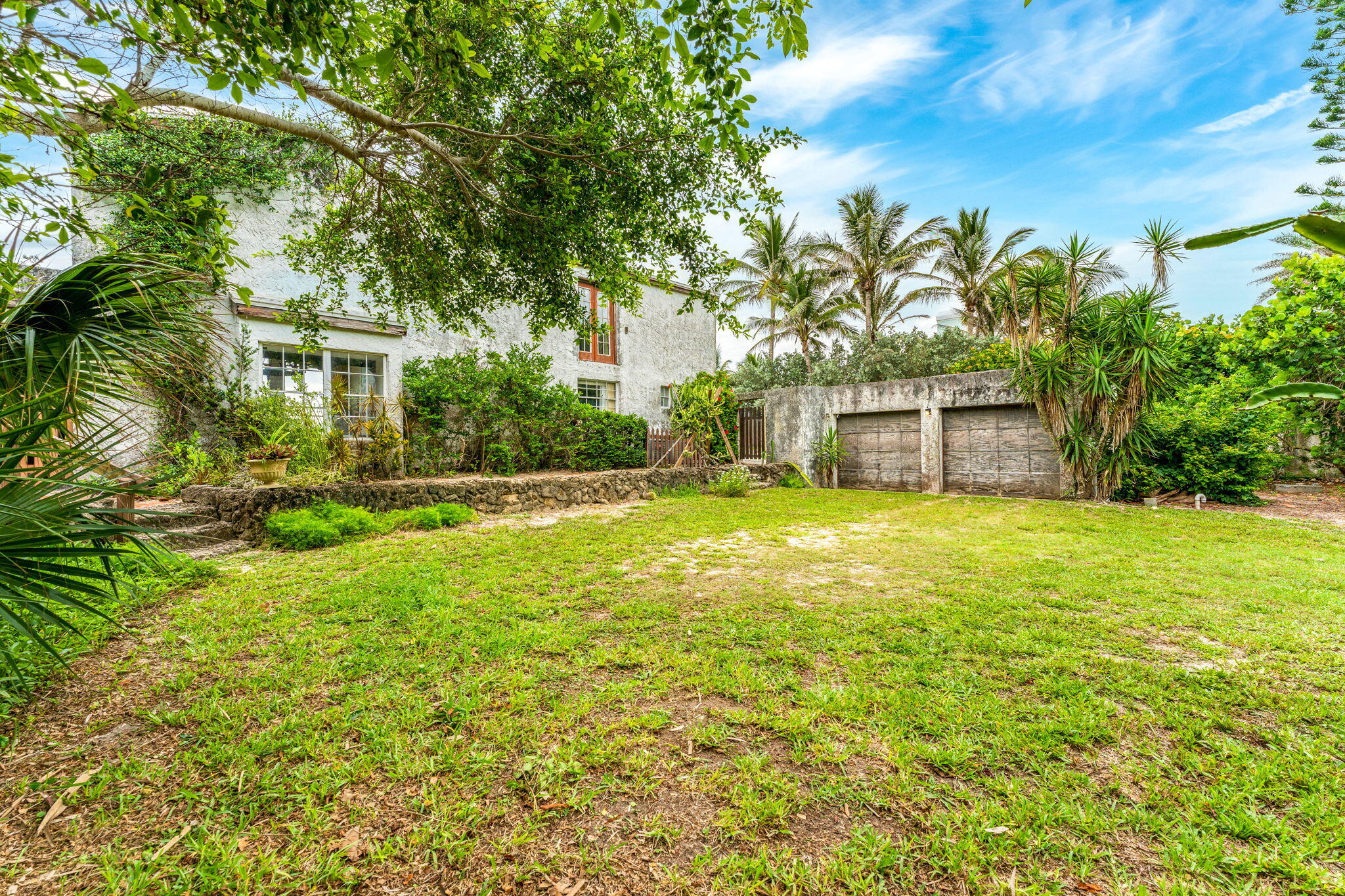 305 Oak Street