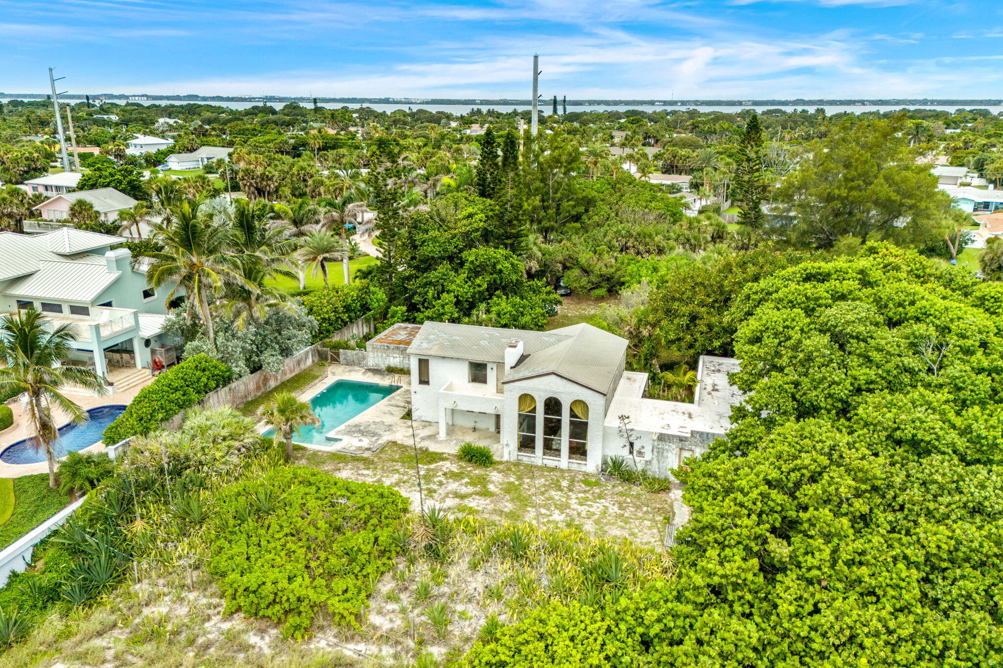 305 Oak Street