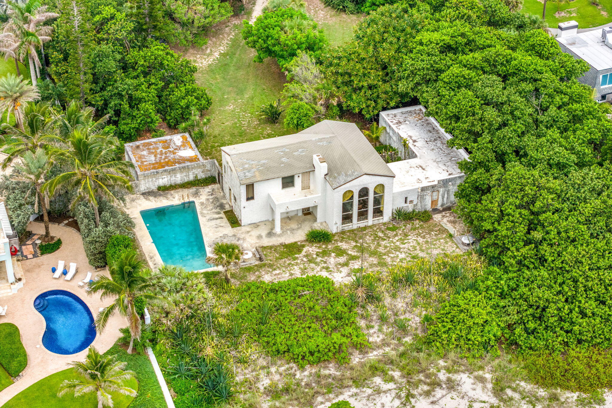 305 Oak Street