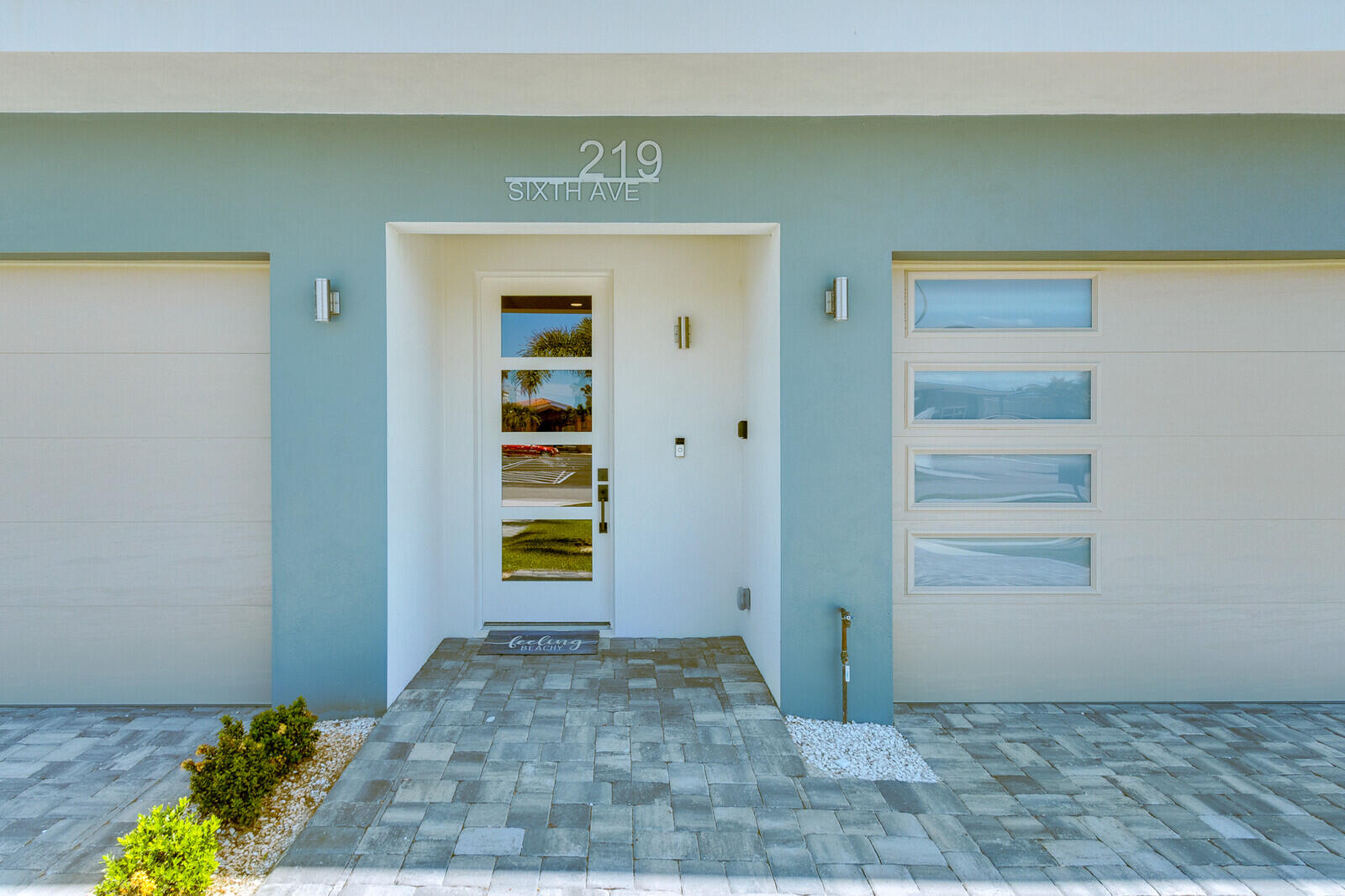 219 6th Avenue