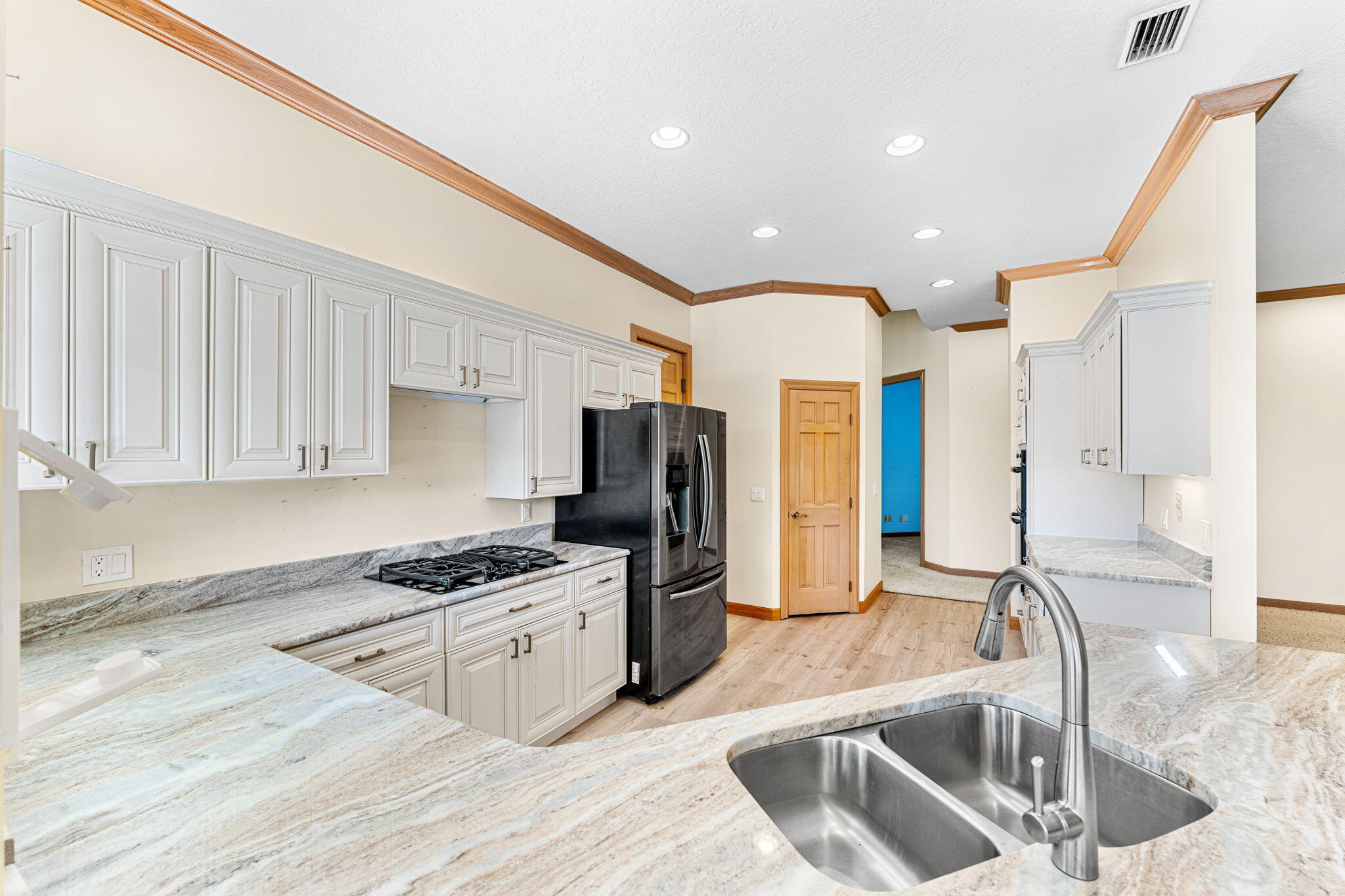881 Peregrine Drive