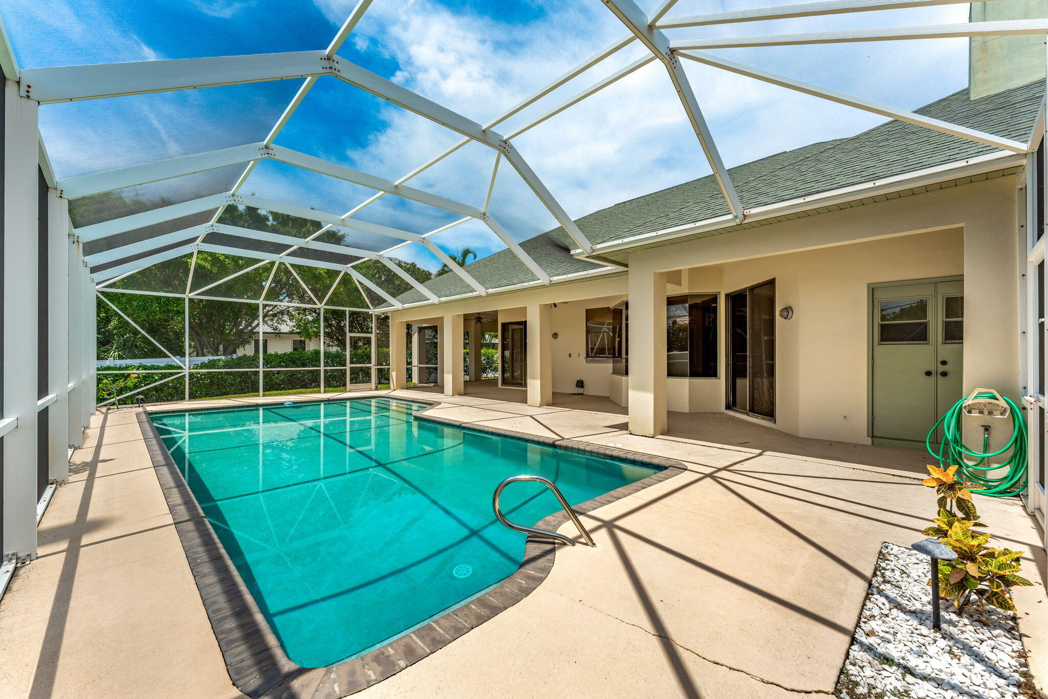 881 Peregrine Drive