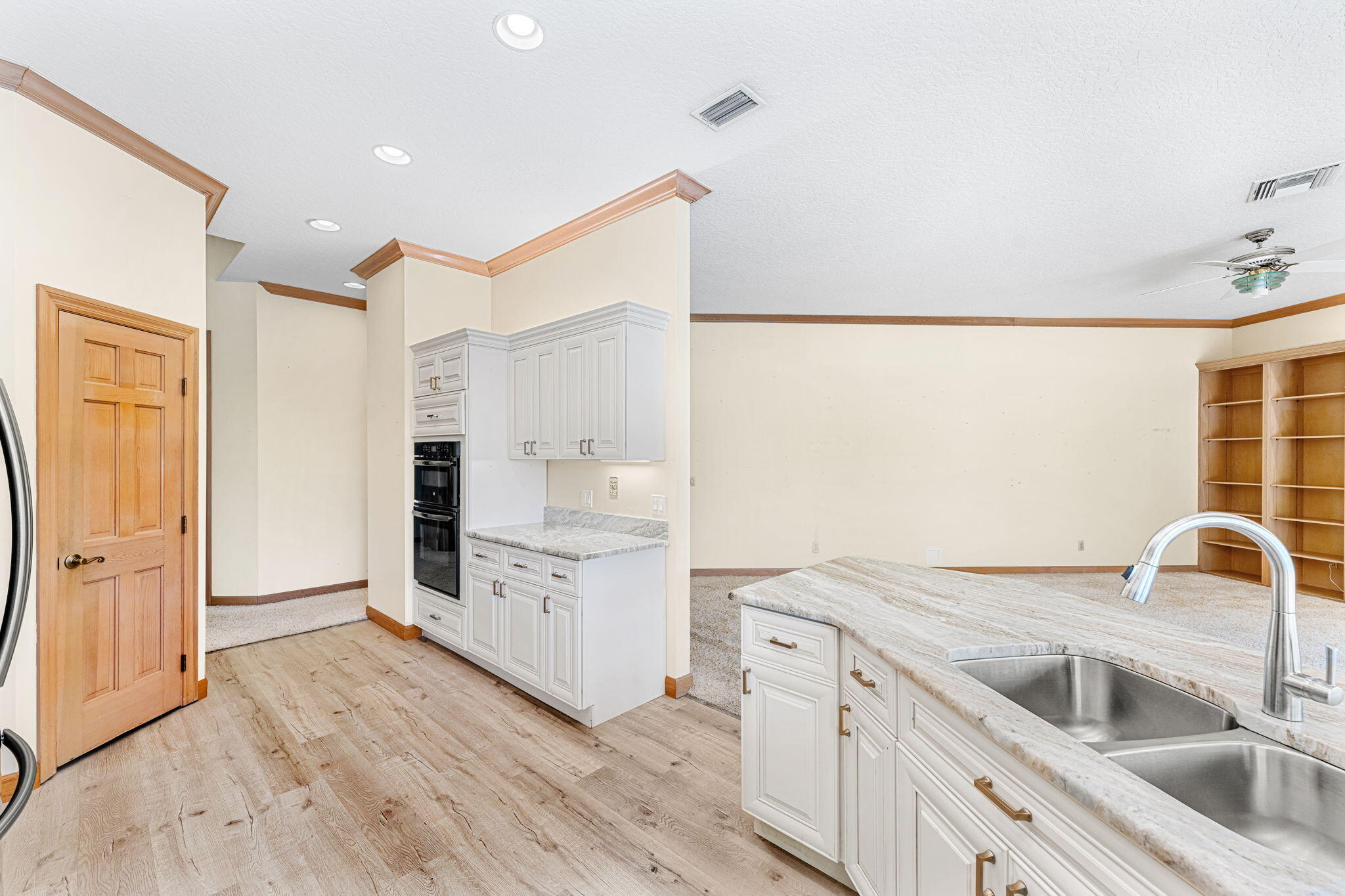881 Peregrine Drive