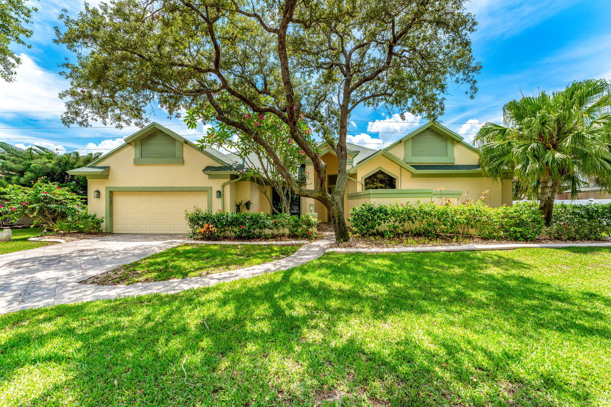 881 Peregrine Drive