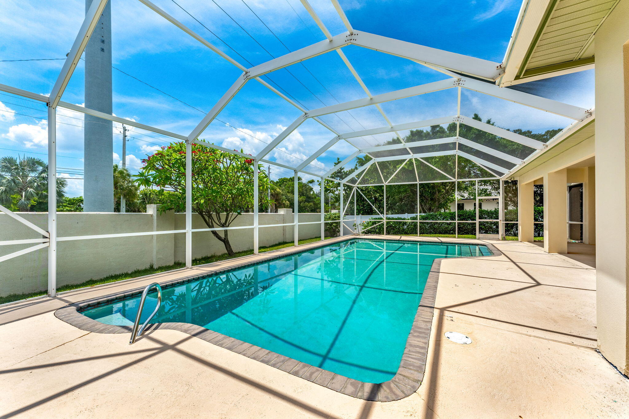 881 Peregrine Drive